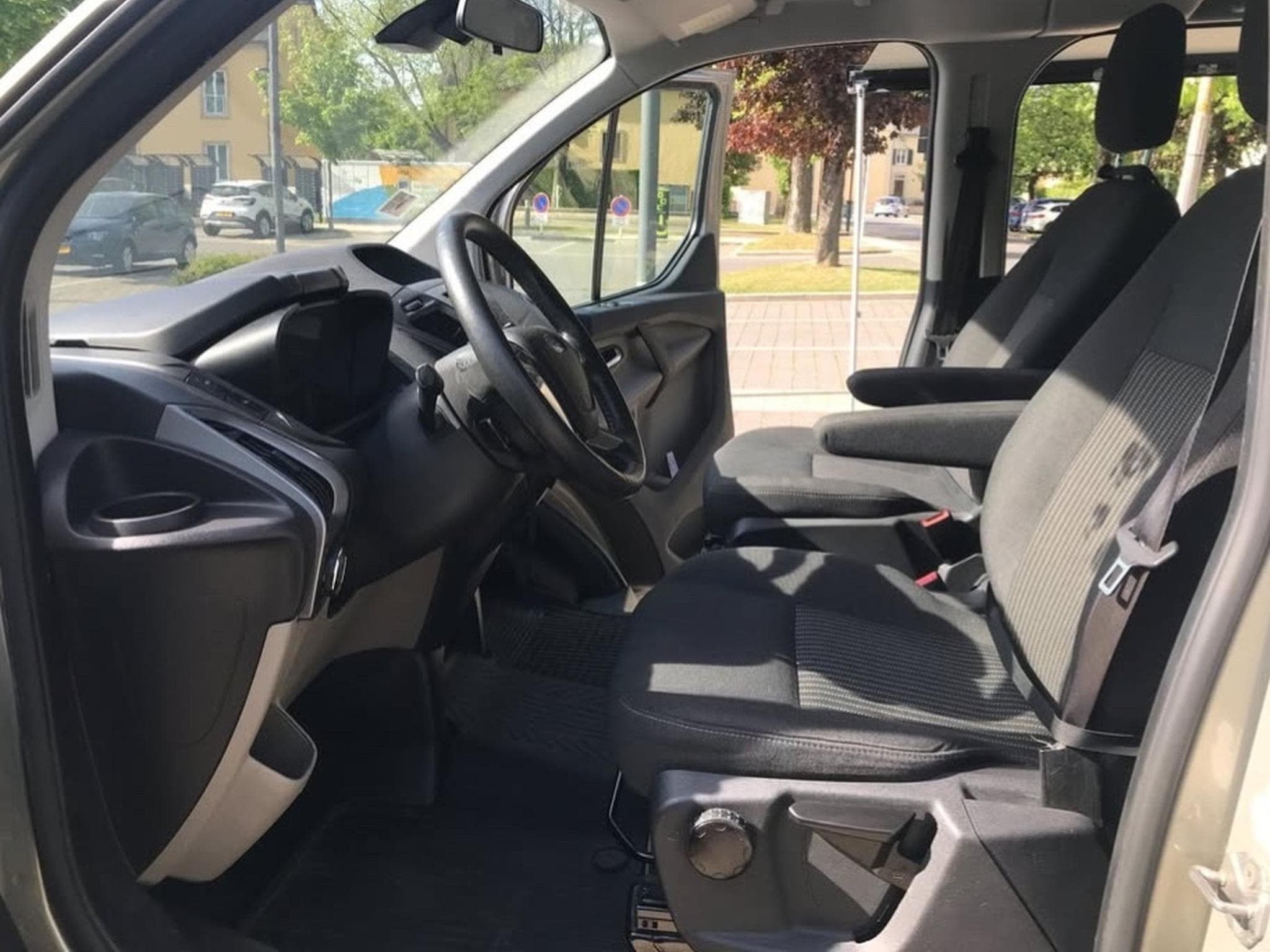 Ford Tourneo Custom (2013) - Foto 10