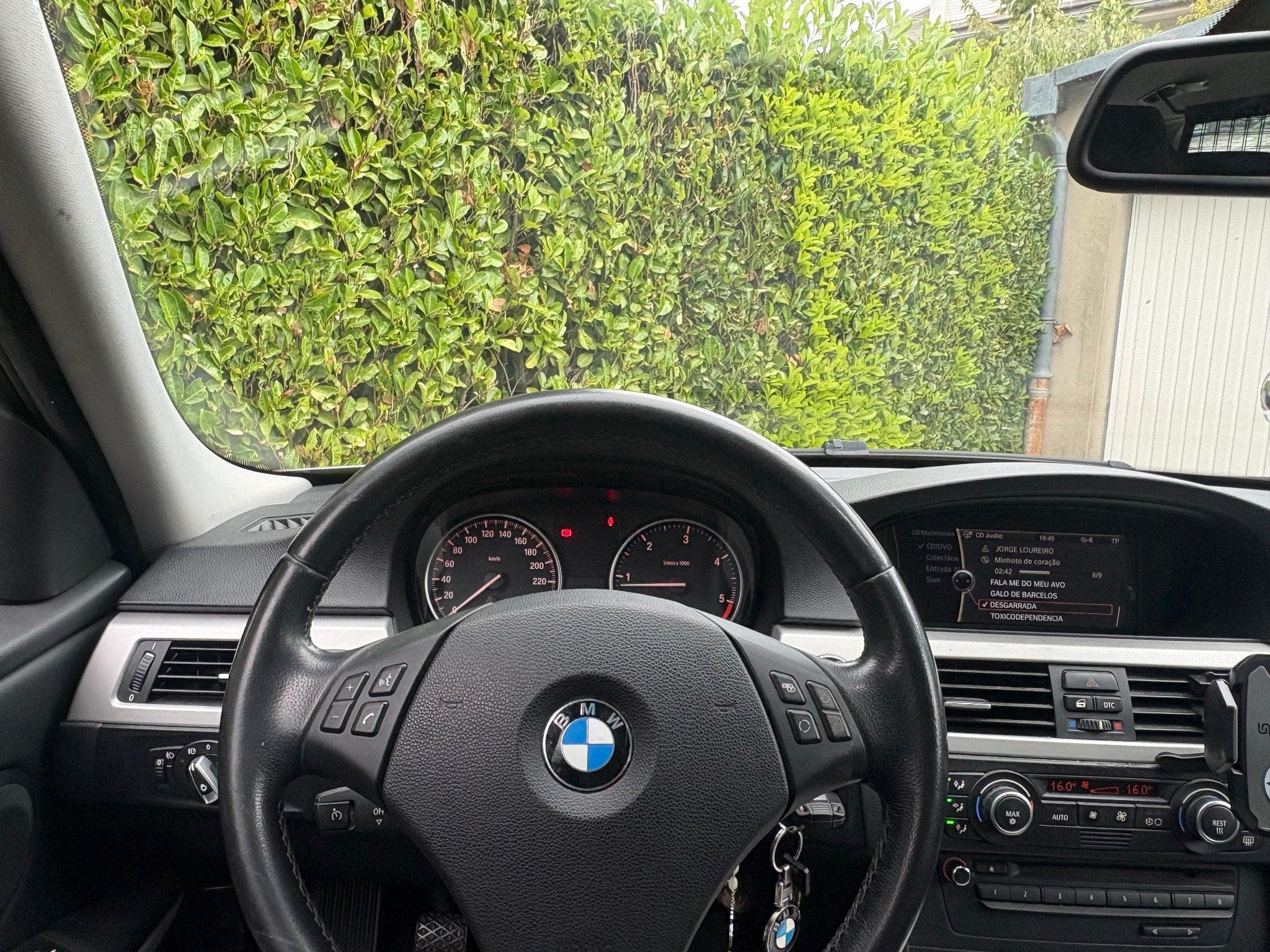 BMW 318 Serie 3 E91 Touring (2011) - Foto 11