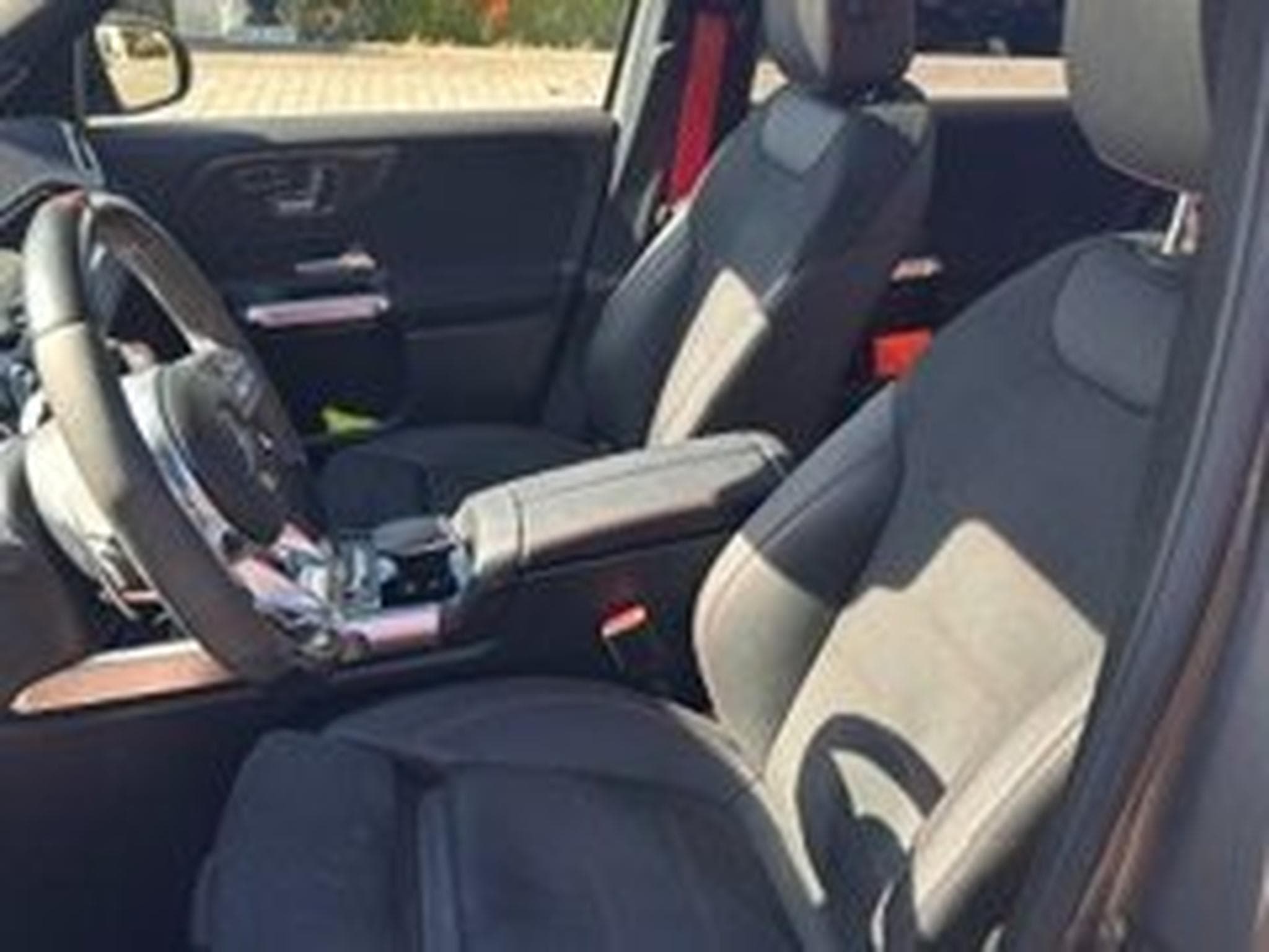 Mercedes GLB 35 AMG Pack Premium Plus (2023) - Photo 6