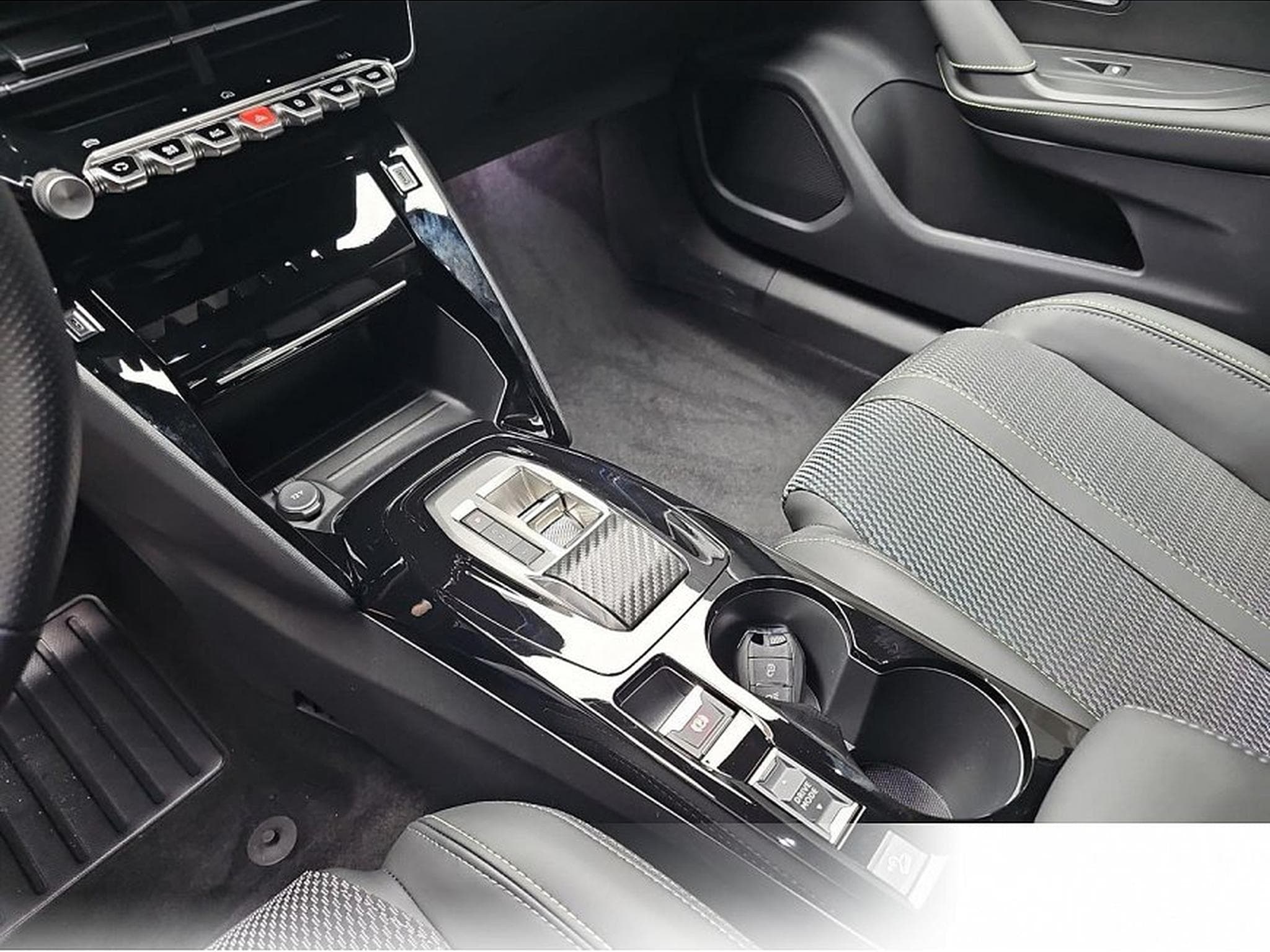 Peugeot 2008 (2026) - Photo 11