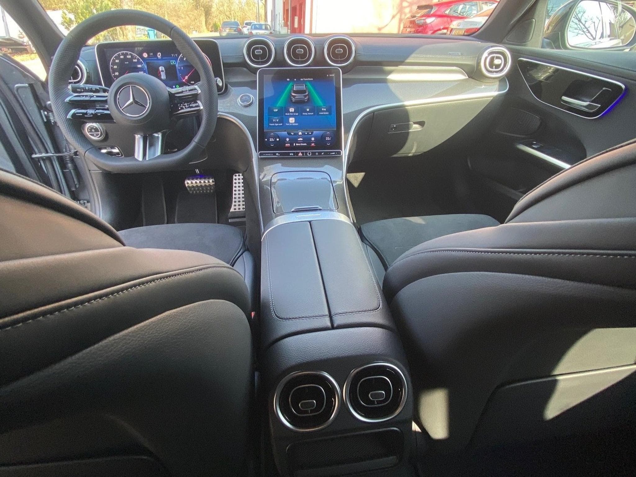 Mercedes C 200 C 220 D AMG (2023) - Photo 3