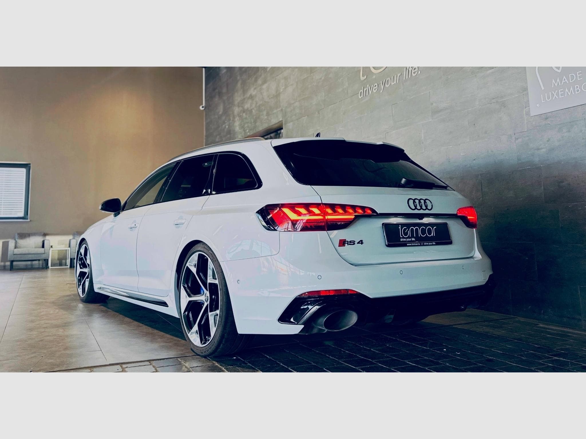 Audi RS4 RS4 AVANT COMPETITION PLUS QUATTRO TIPTRONIC (2024) - Photo 4