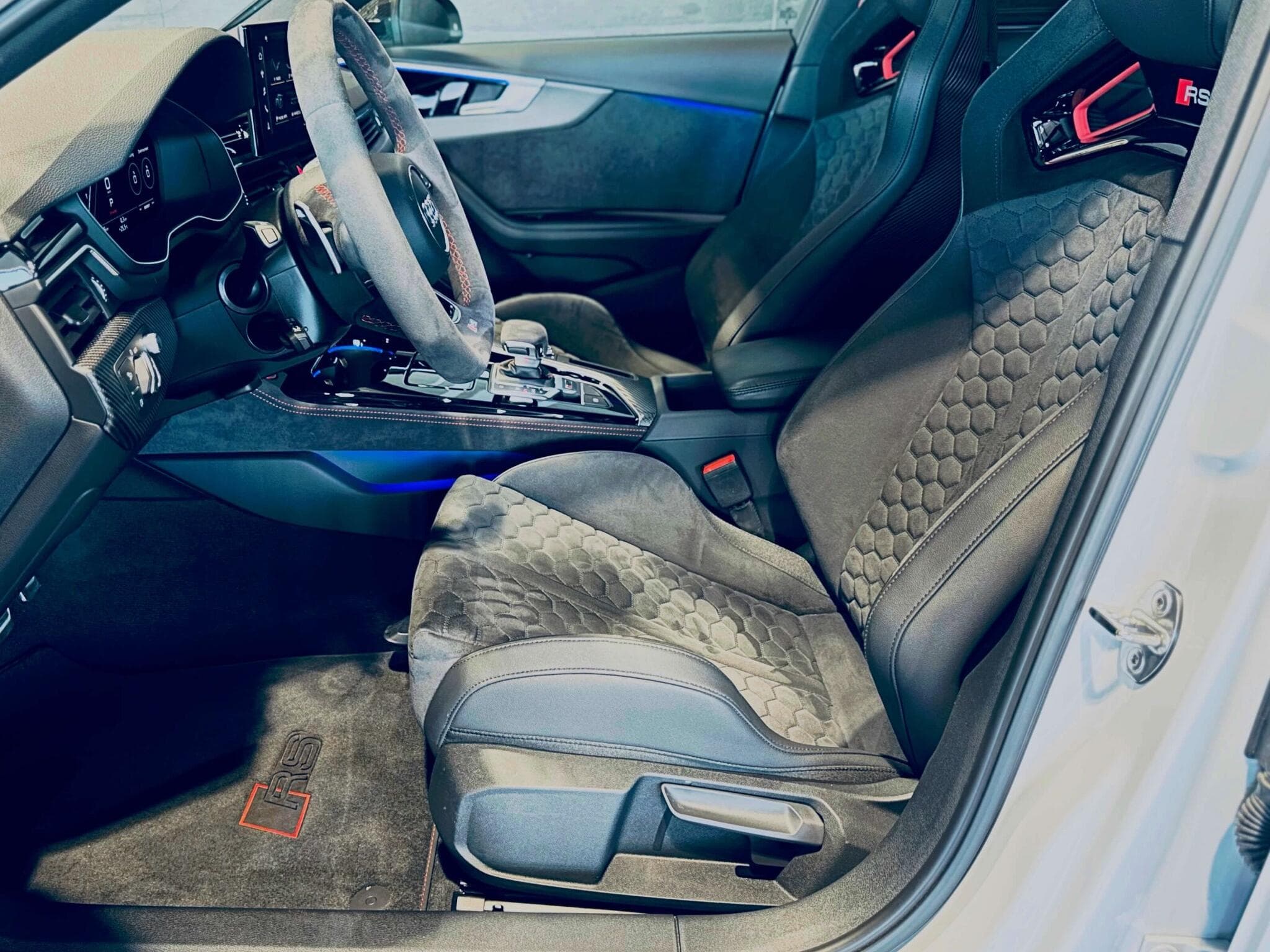 Audi RS4 RS4 AVANT COMPETITION PLUS QUATTRO TIPTRONIC (2024) - Photo 5
