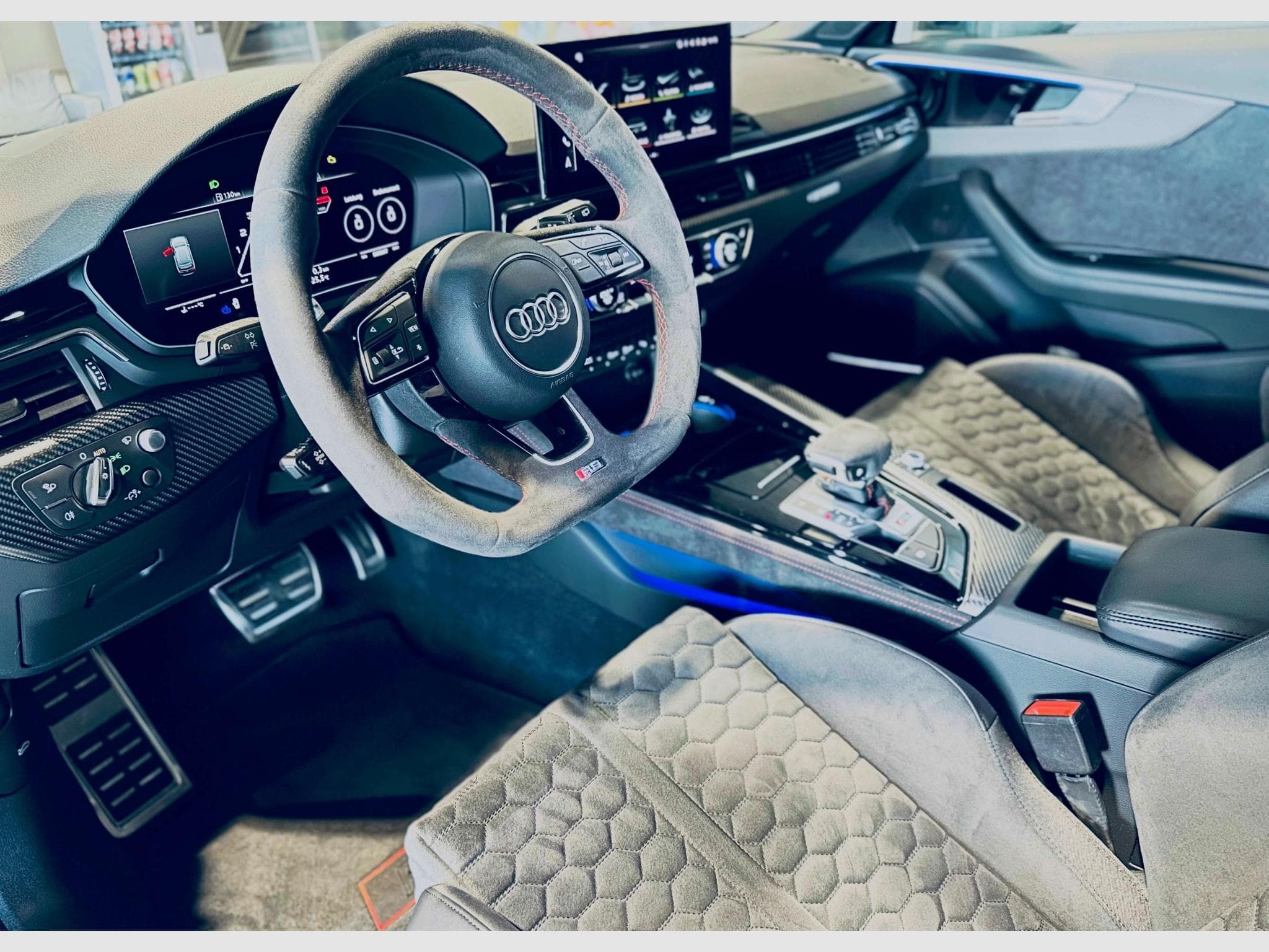 Audi RS4 RS4 AVANT COMPETITION PLUS QUATTRO TIPTRONIC (2024) - Photo 8