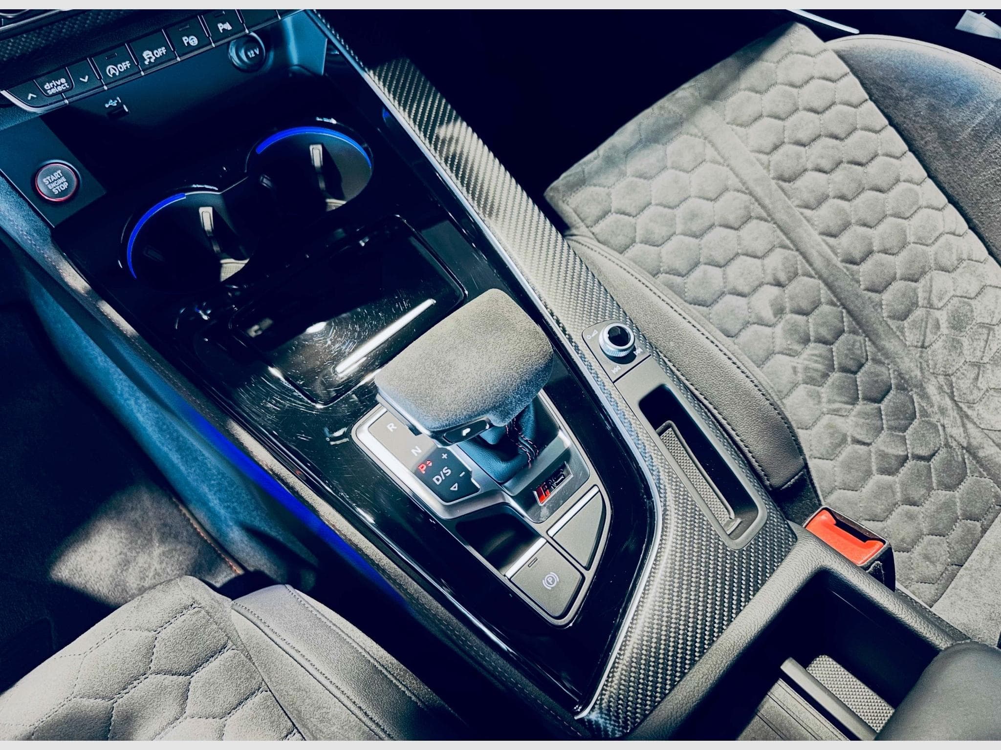 Audi RS4 RS4 AVANT COMPETITION PLUS QUATTRO TIPTRONIC (2024) - Photo 9
