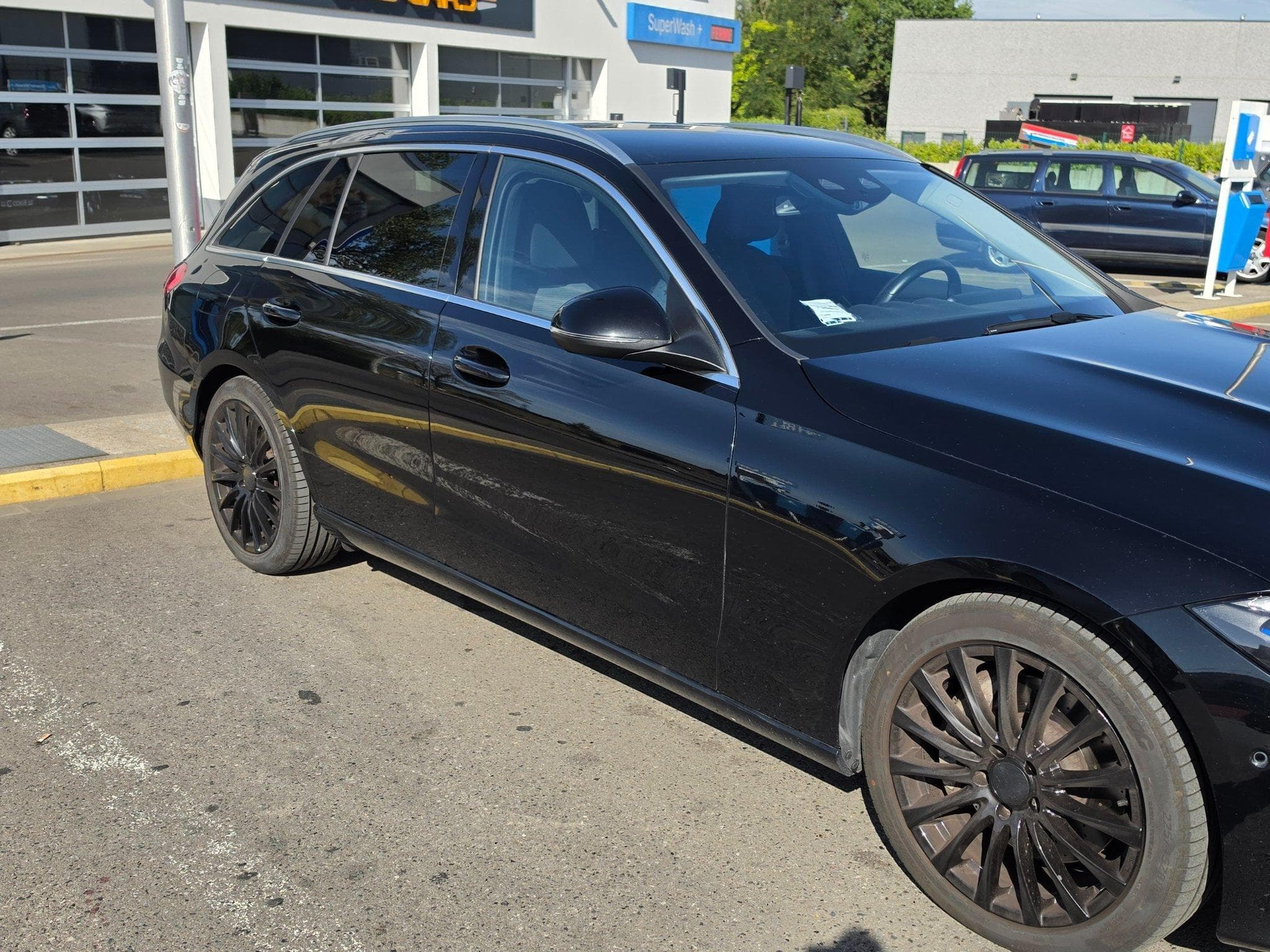 Mercedes C 220 4 matic (2023) - Photo 2