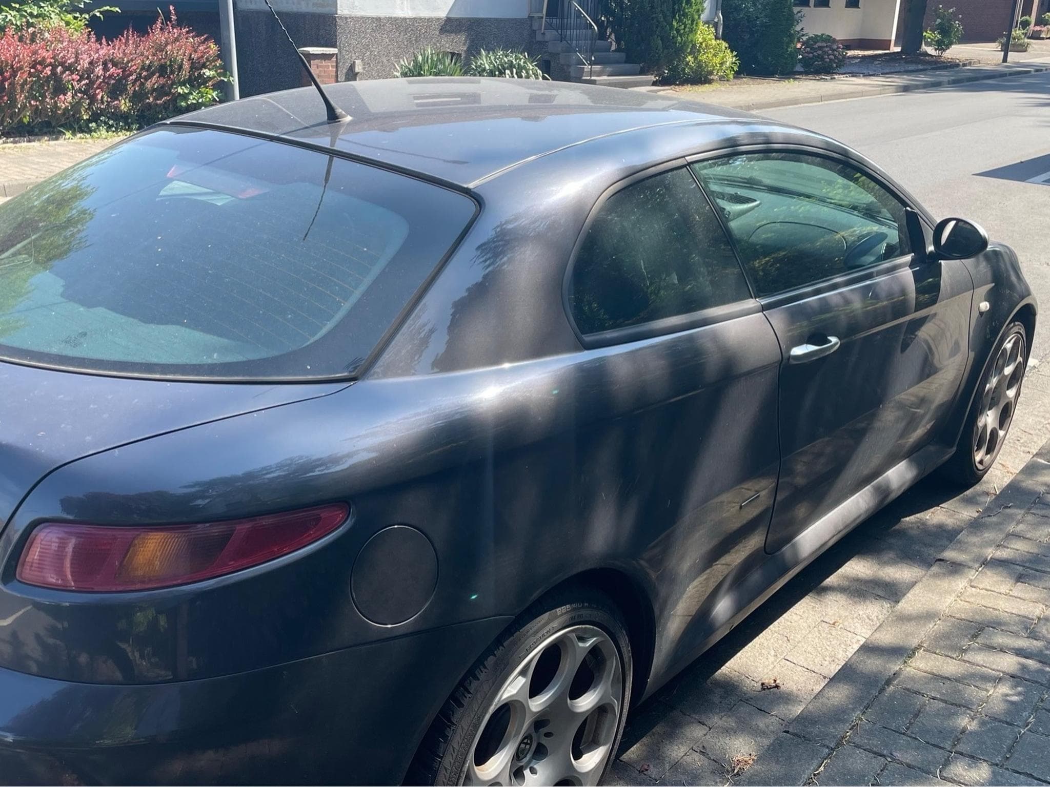 Alfa-Romeo GT Distinctive (2009) - Foto 2