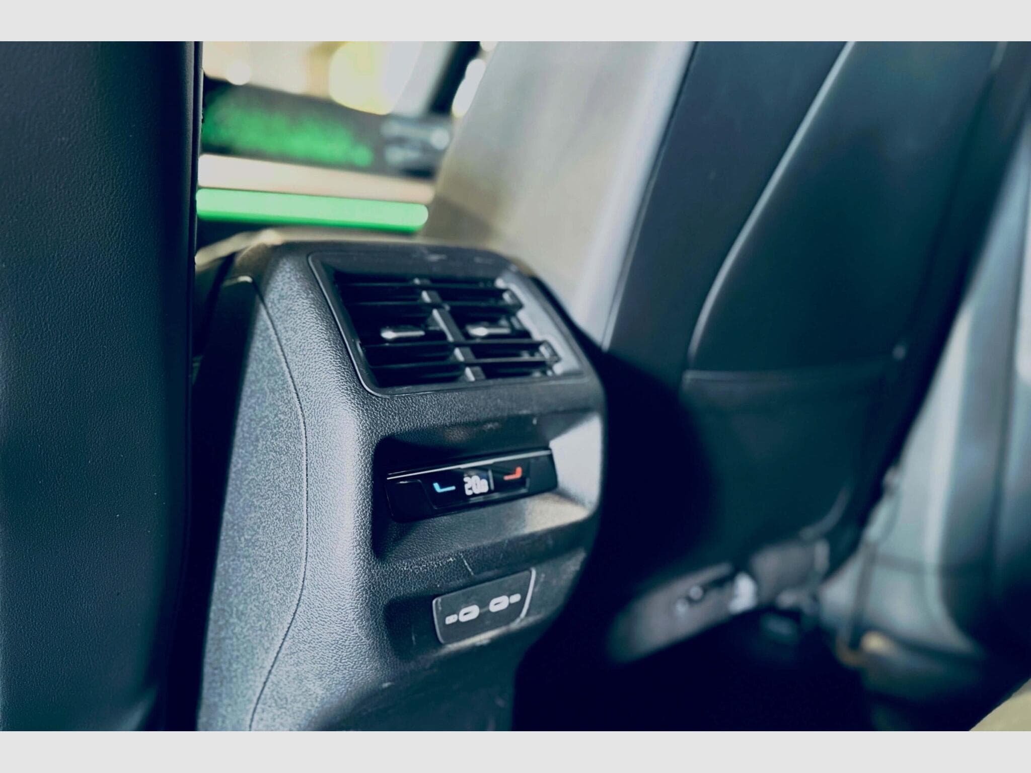 VW Tiguan TIGUAN R-LINE TDI 4MOTION DSG (2025) - Foto 13