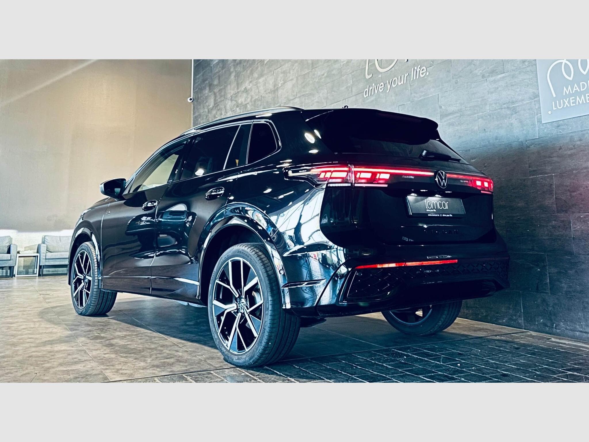 VW Tiguan TIGUAN R-LINE TDI 4MOTION DSG (2025) - Foto 4