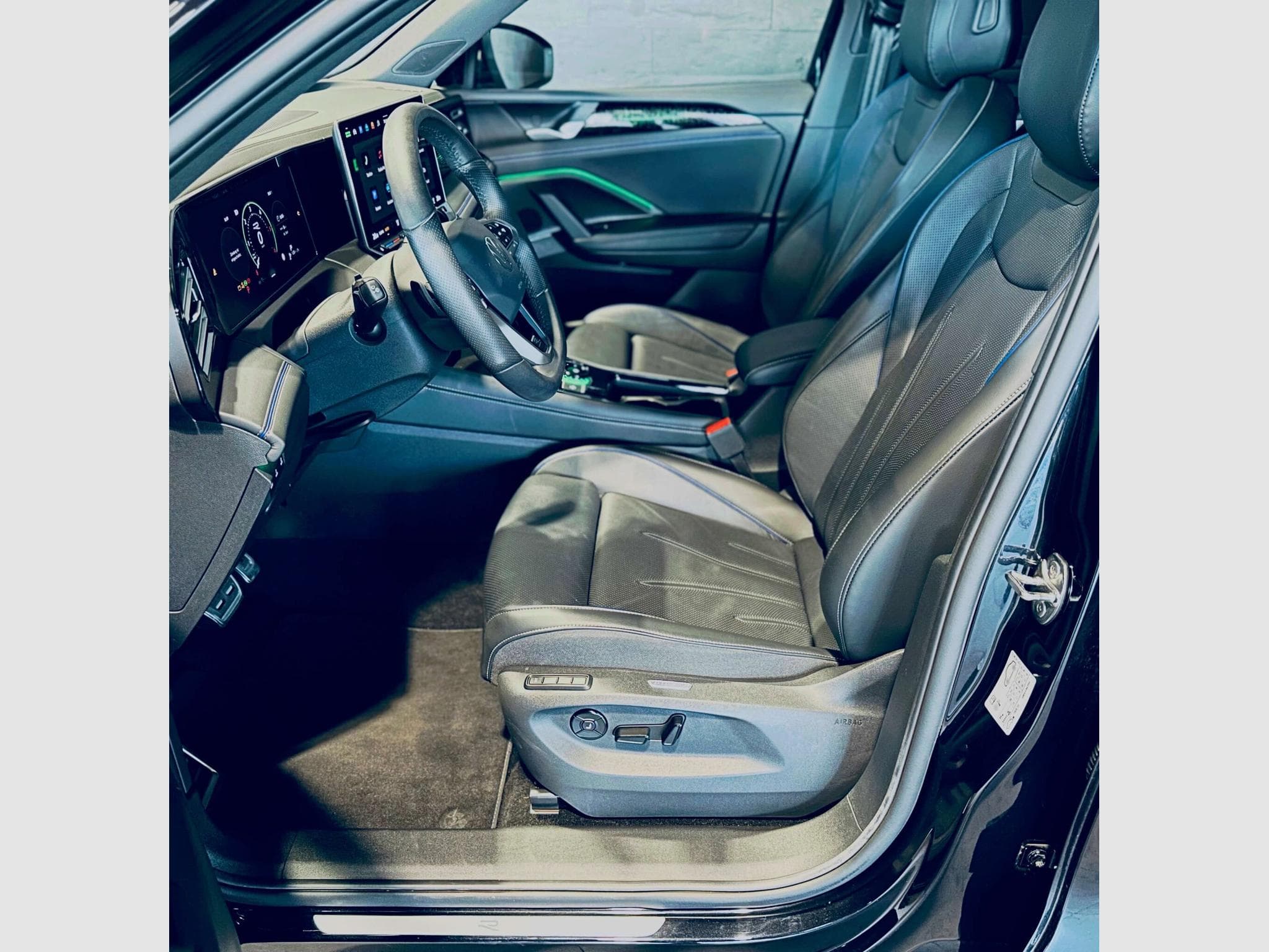 VW Tiguan TIGUAN R-LINE TDI 4MOTION DSG (2025) - Foto 6