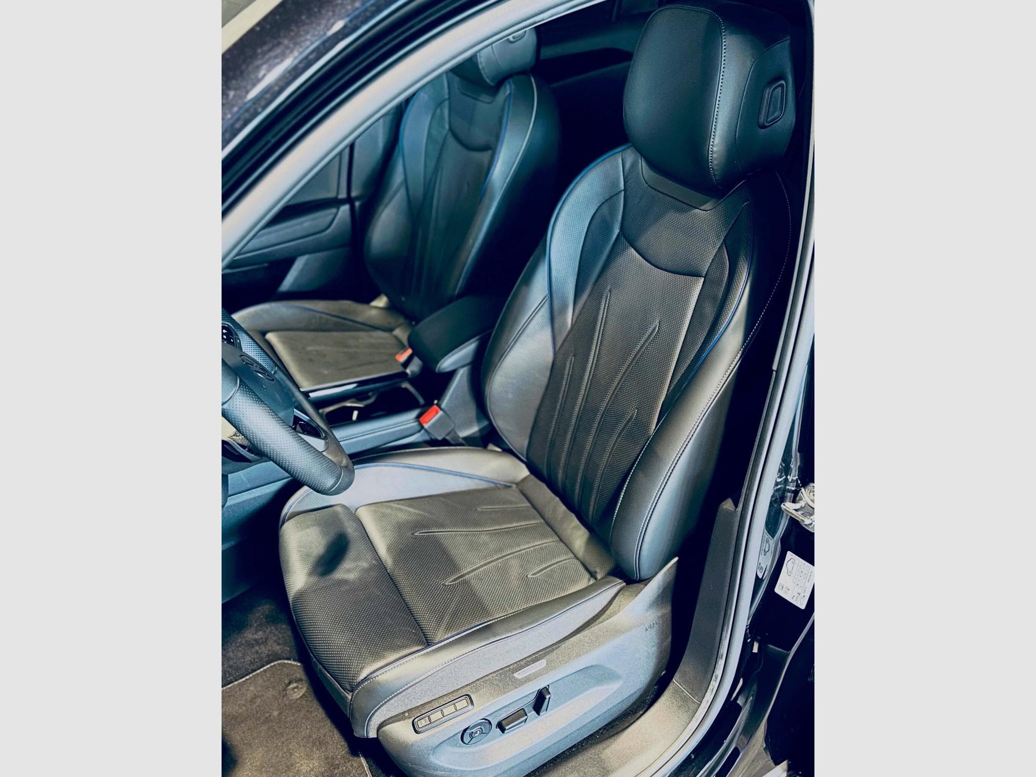 VW Tiguan TIGUAN R-LINE TDI 4MOTION DSG (2025) - Foto 7
