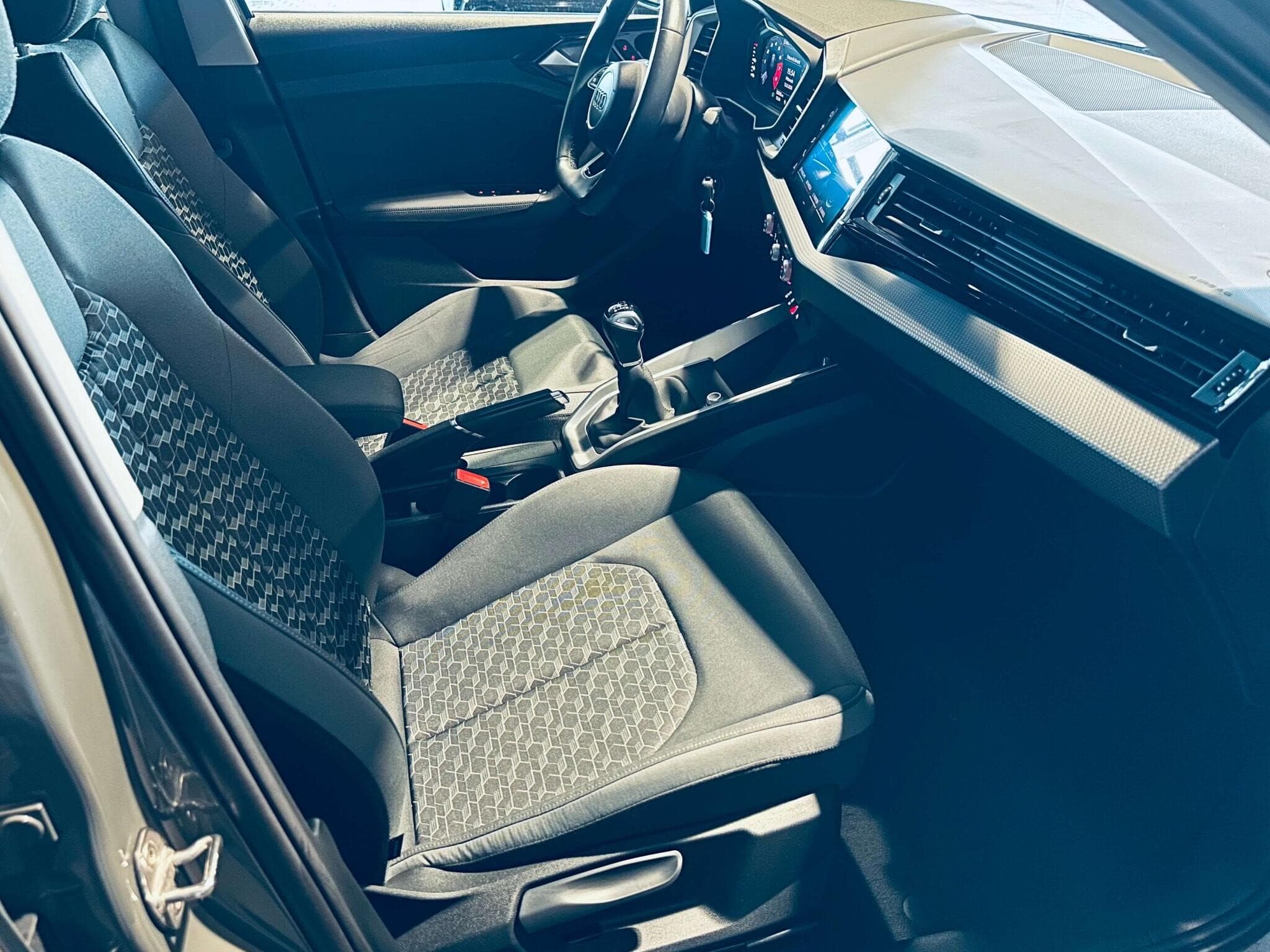 Audi A1 A1 SPORTBACK S-LINE 30 TFSI (2023) - Foto 13