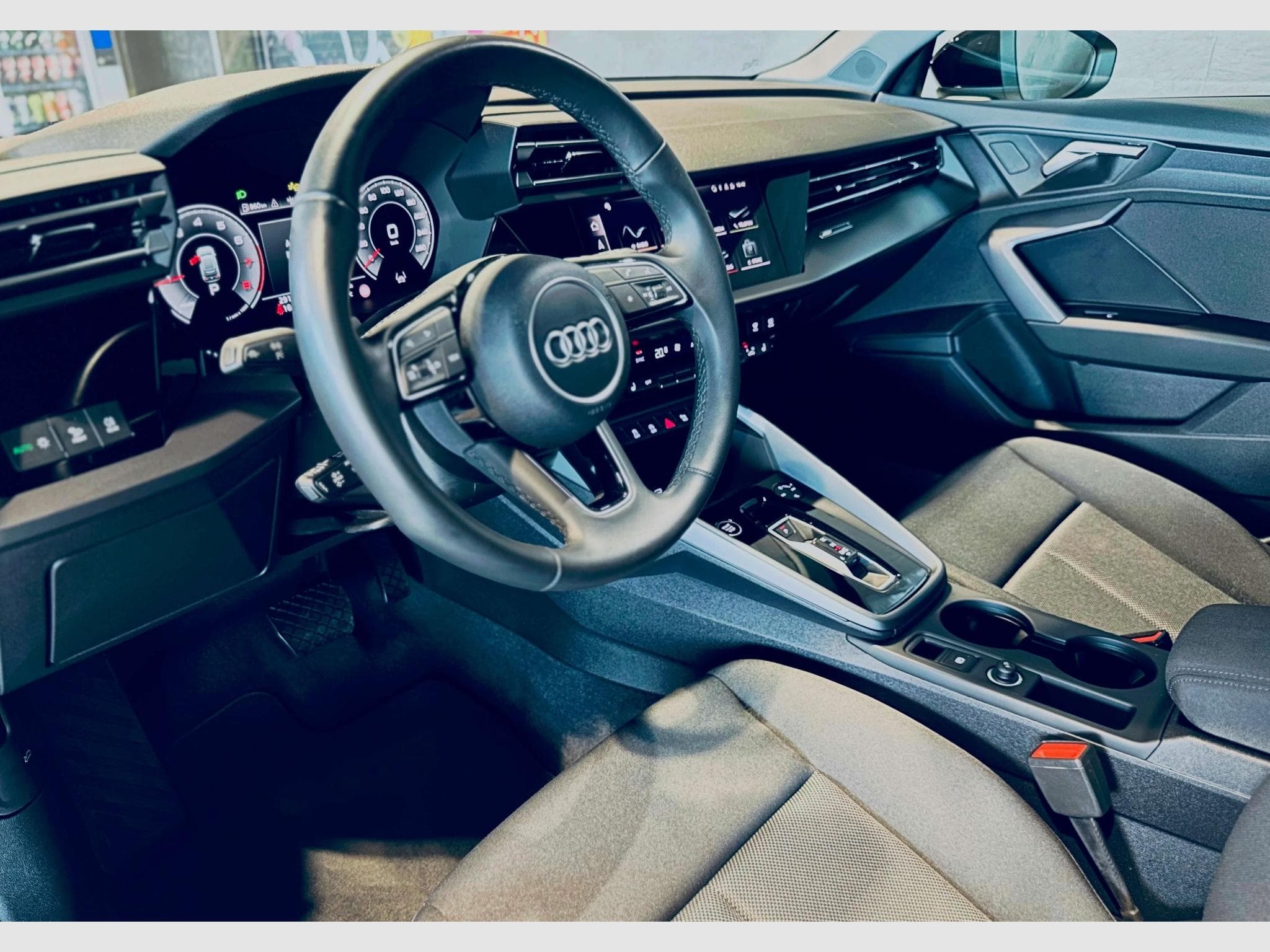 Audi A3 A3 SPORTBACK S-LINE 35 TFSI S-TRONIC (2024) - Foto 9