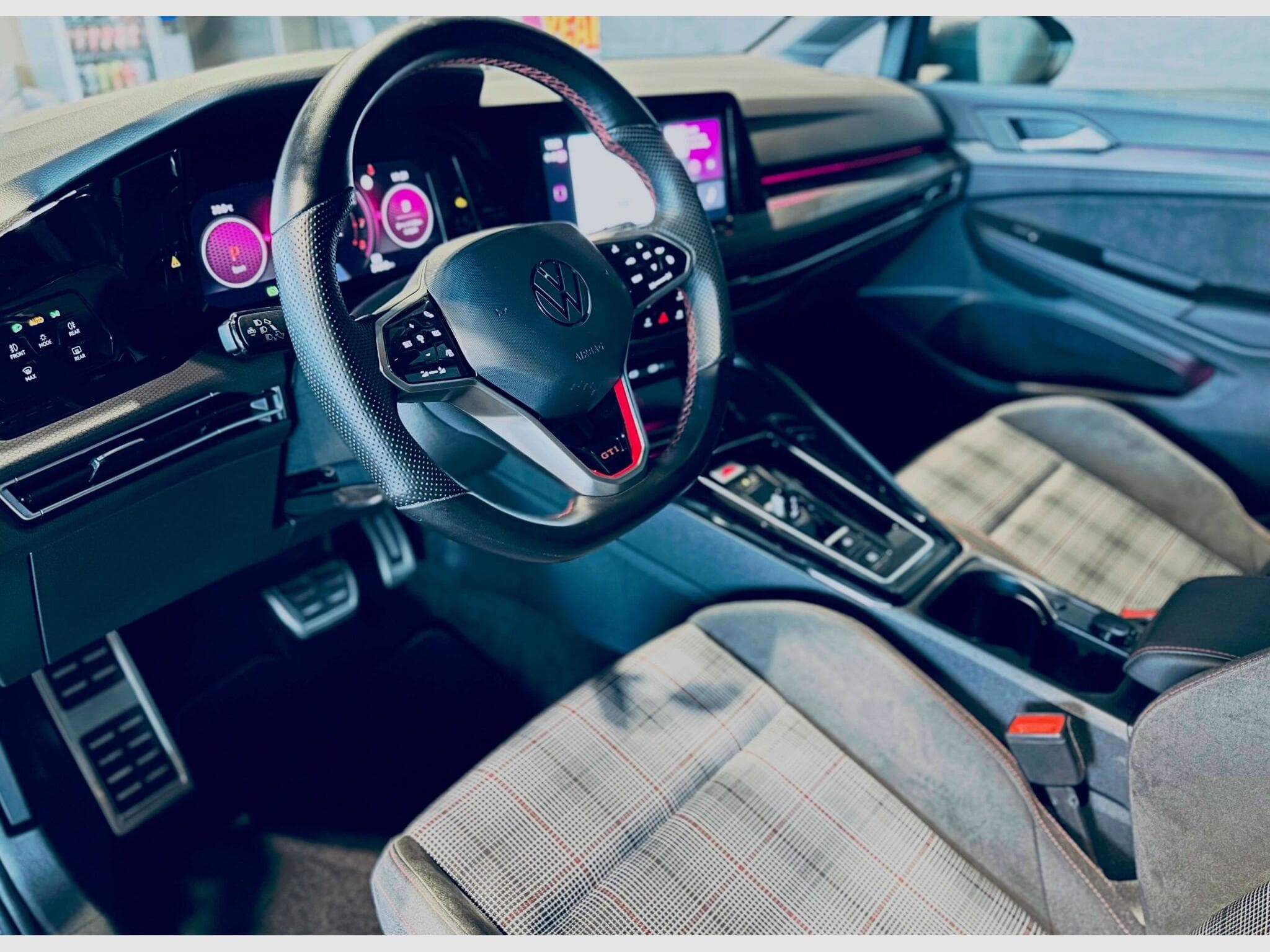 VW Golf GOLF VIII GTI DSG (2023) - Foto 9