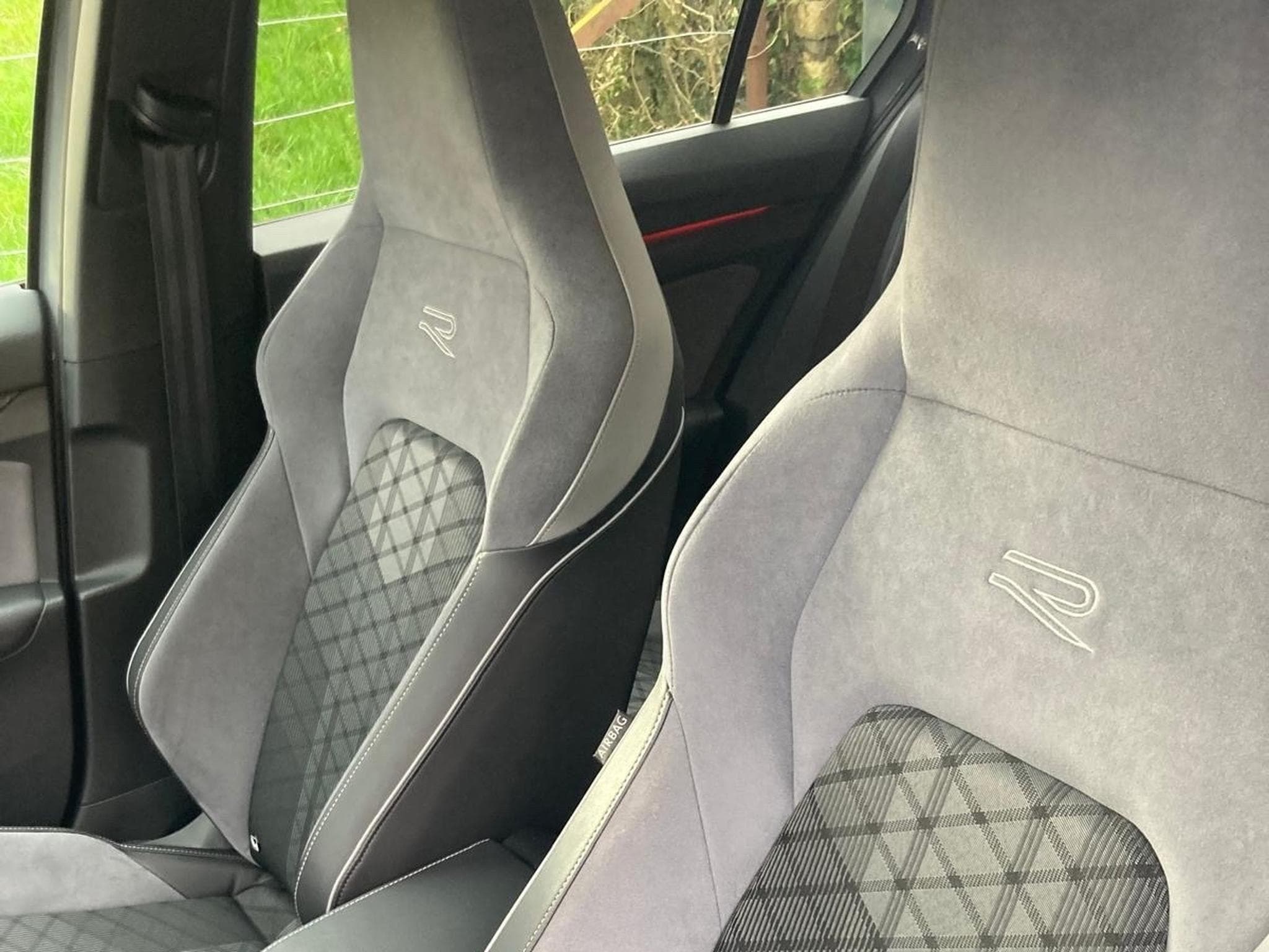 VW Golf R-Line (2023) - Foto 2