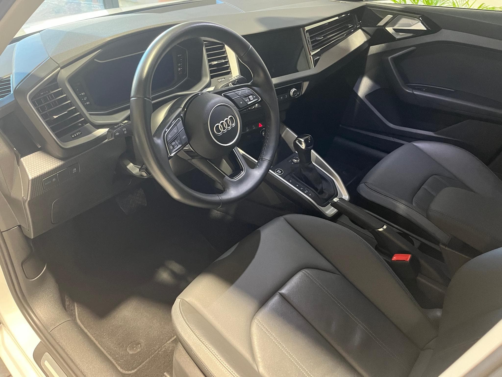 Audi A1 35 TFSI S TRONIC ADVANCED (2022) - Photo 12