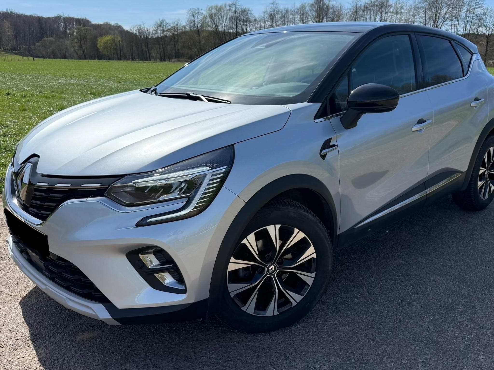 Renault Captur Techno mild hybrid 140 EDC (2024) - Photo 6