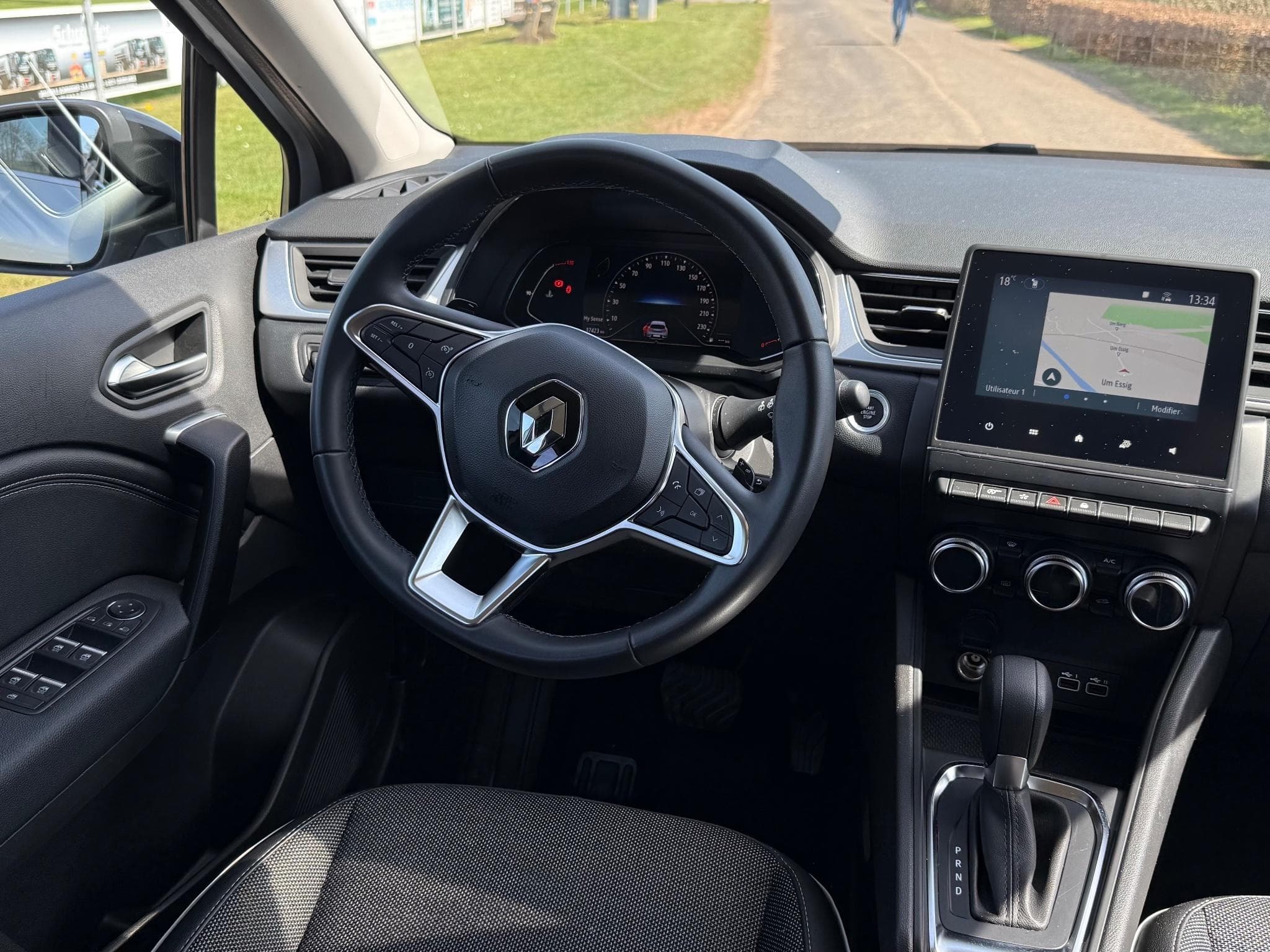 Renault Captur Techno mild hybrid 140 EDC (2024) - Photo 7
