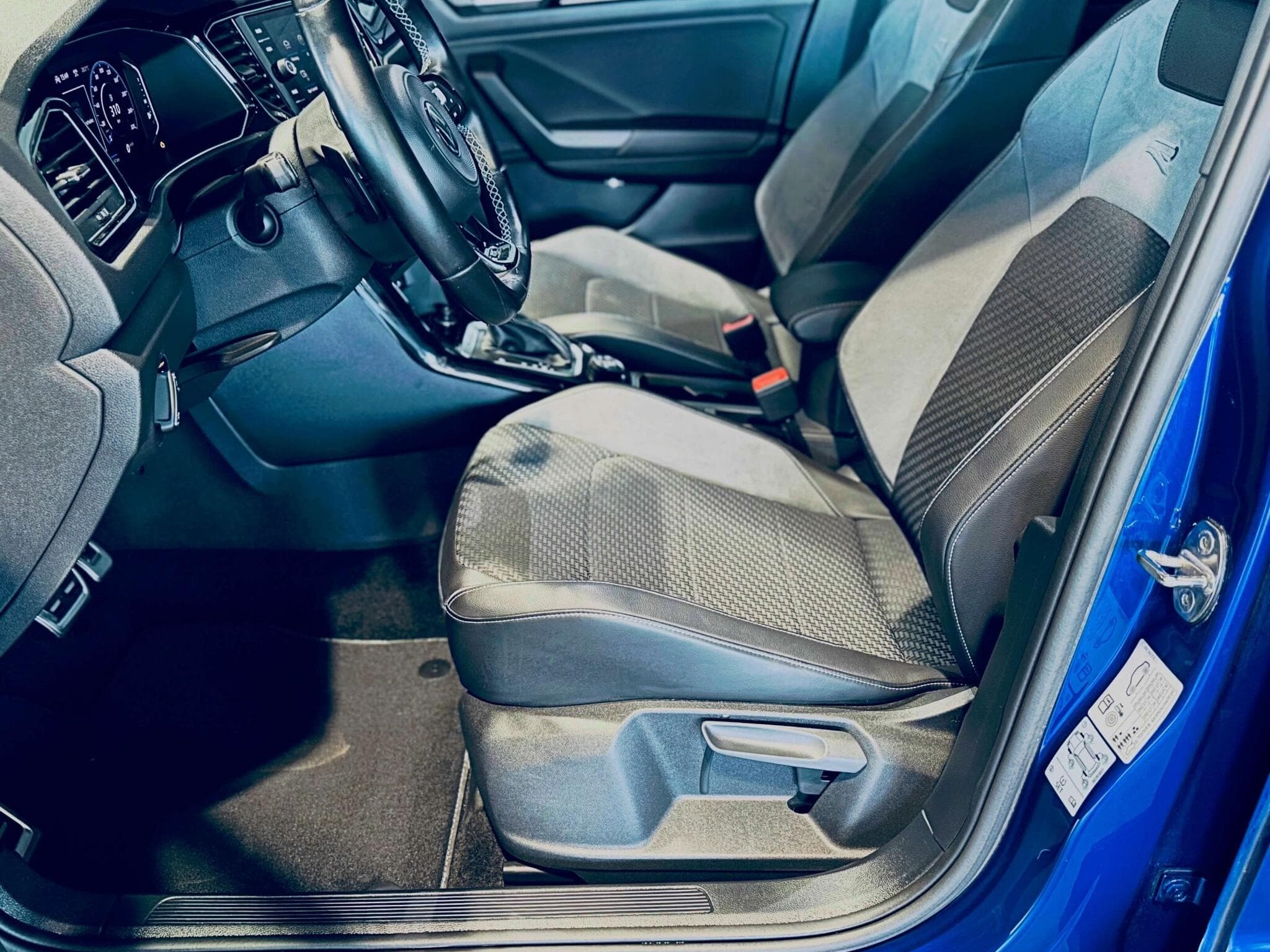 VW T-Roc T-ROC R TSI 4MOTION DSG (2020) - Photo 7
