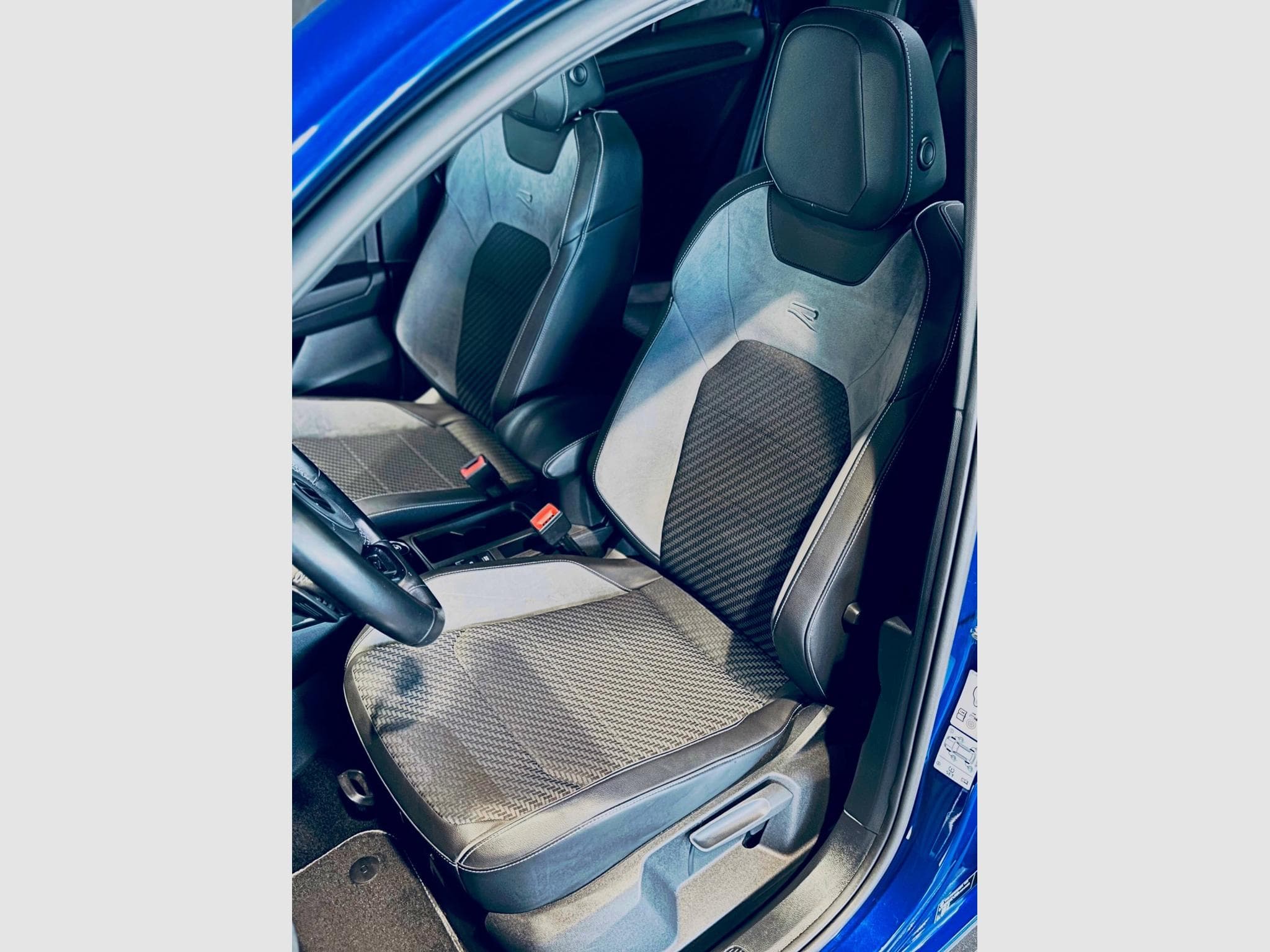 VW T-Roc T-ROC R TSI 4MOTION DSG (2020) - Photo 8