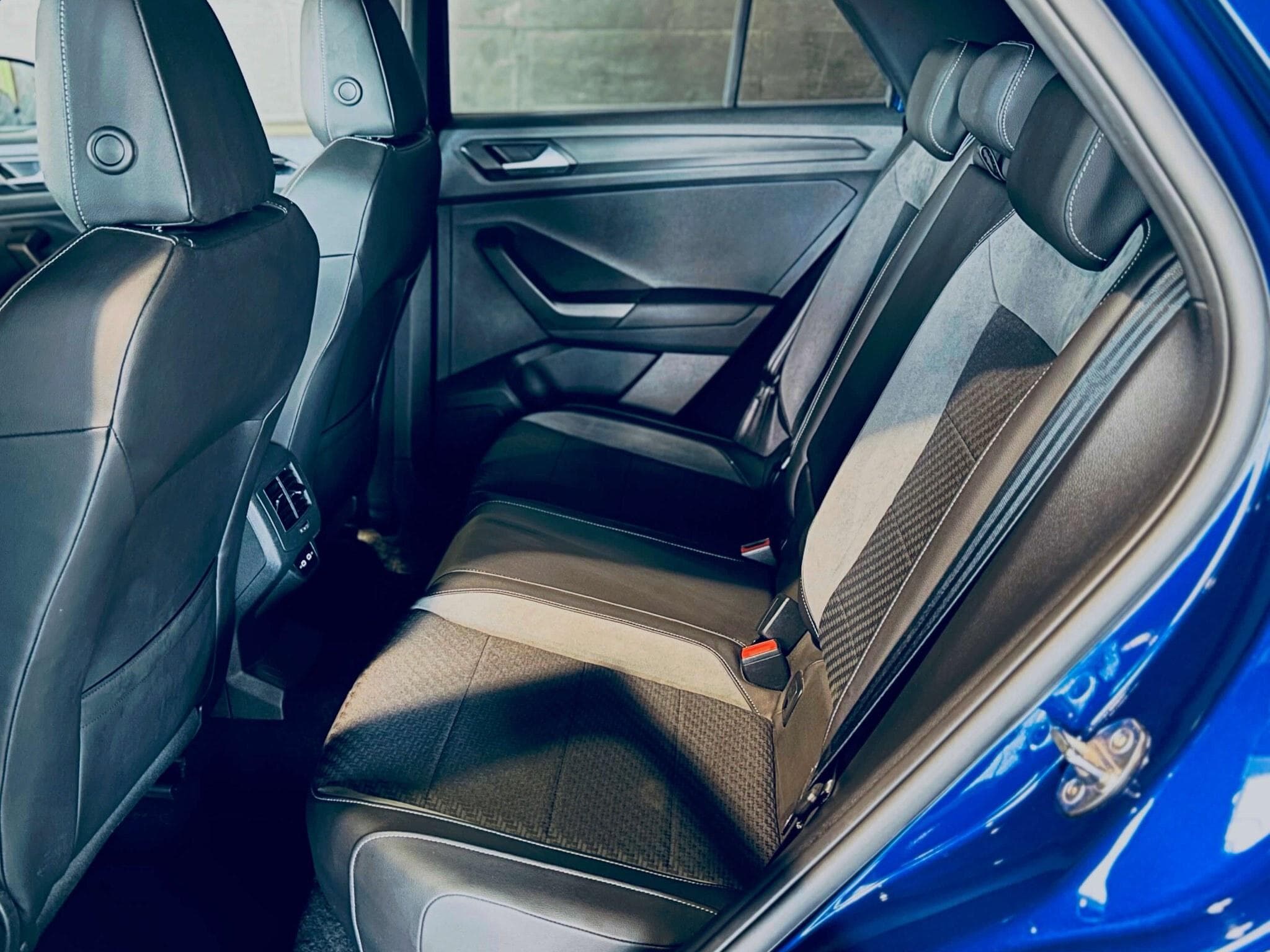VW T-Roc T-ROC R TSI 4MOTION DSG (2020) - Photo 14