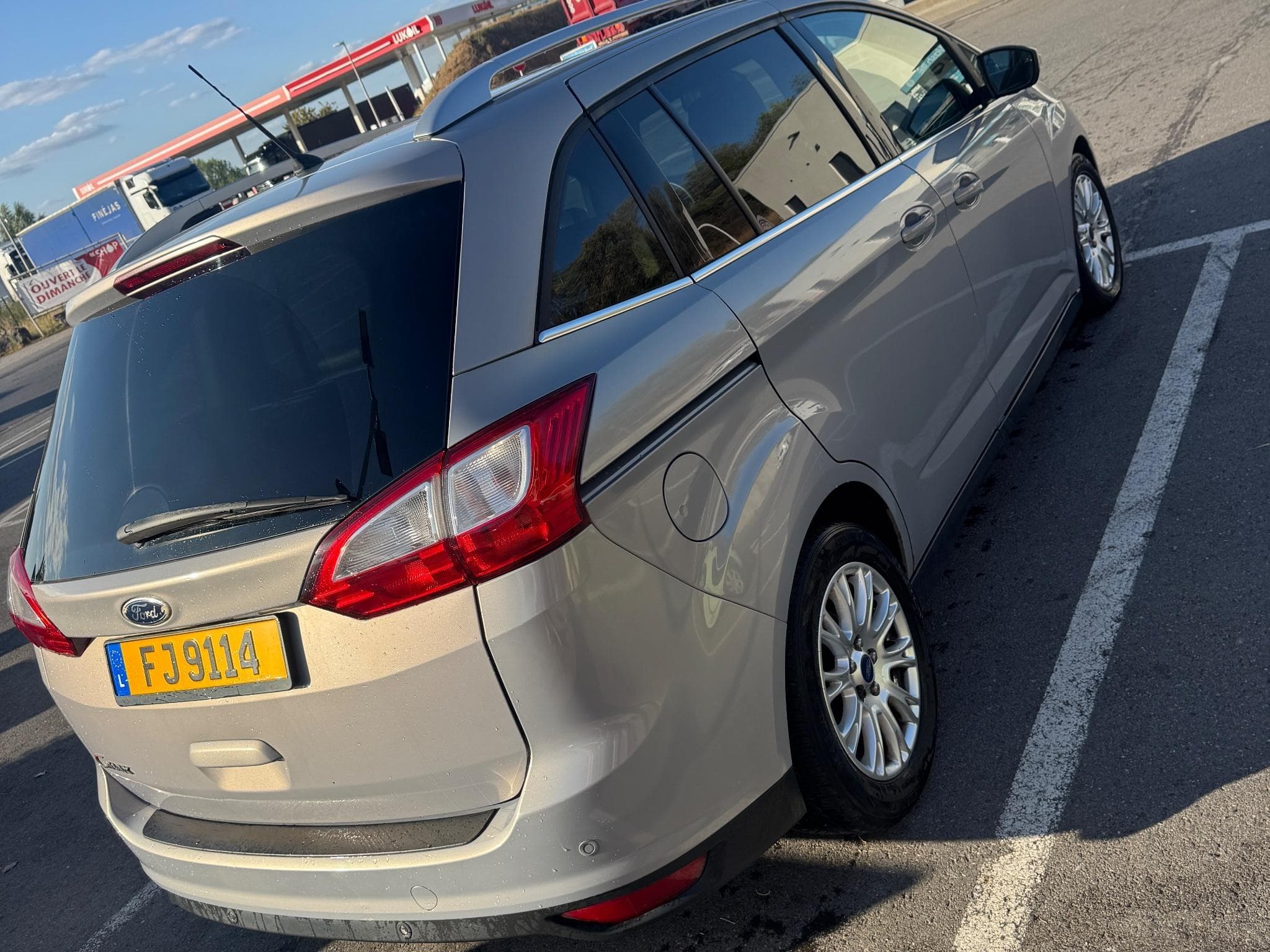Ford C-Max GRAND C-MAX (2011) - Photo 1