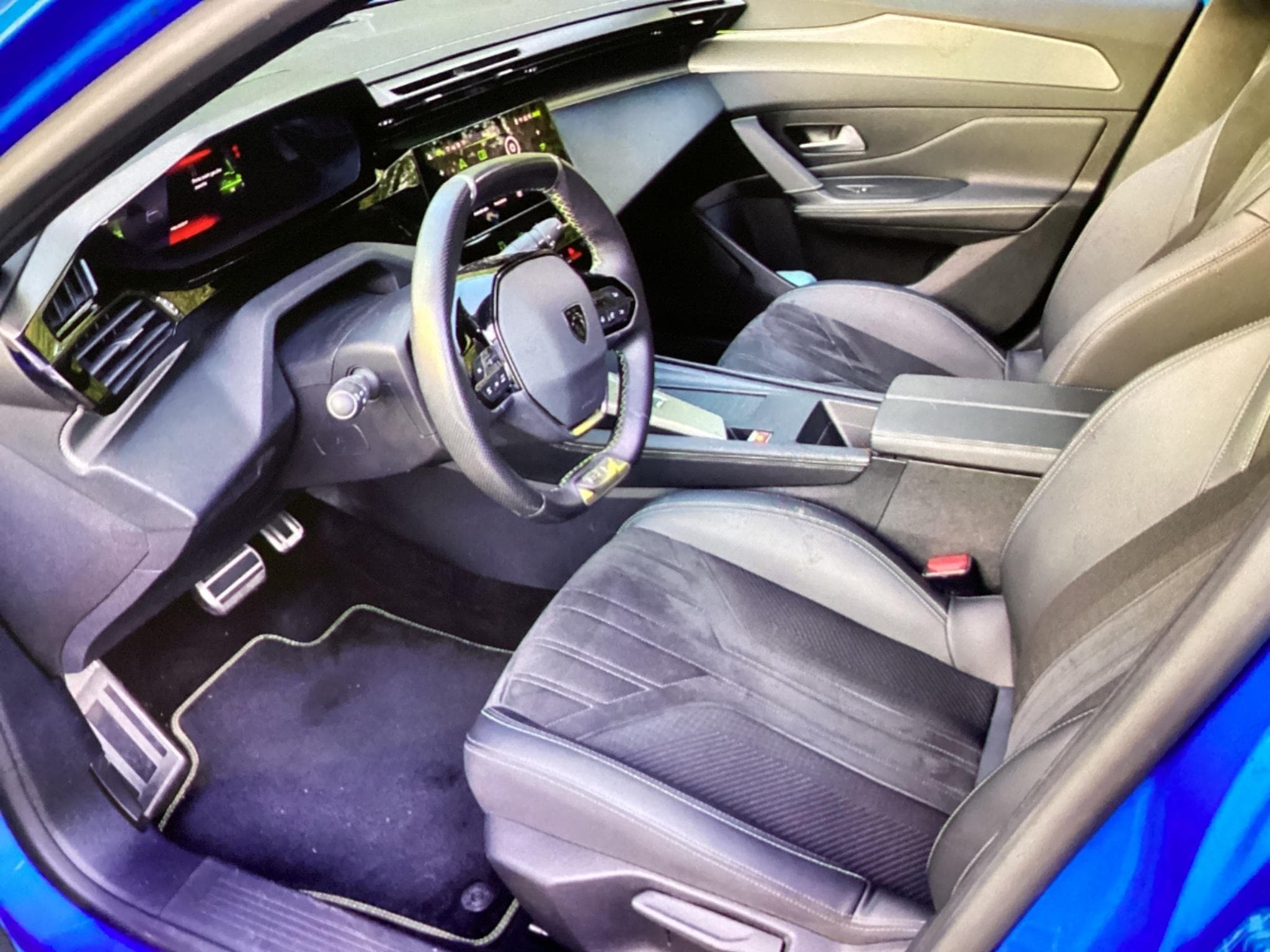 Peugeot 308 GT (2022) - Photo 3