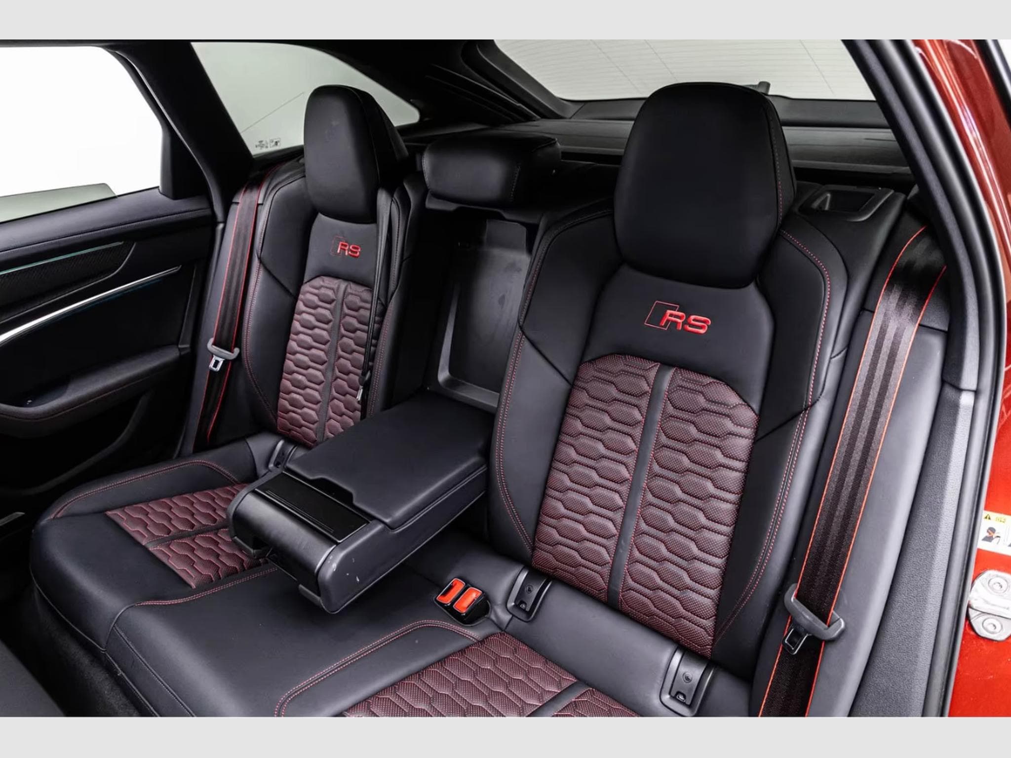 Audi RS6 PERF 360/BO/ACC/PANO/RS-Sitz (2025) - Photo 19