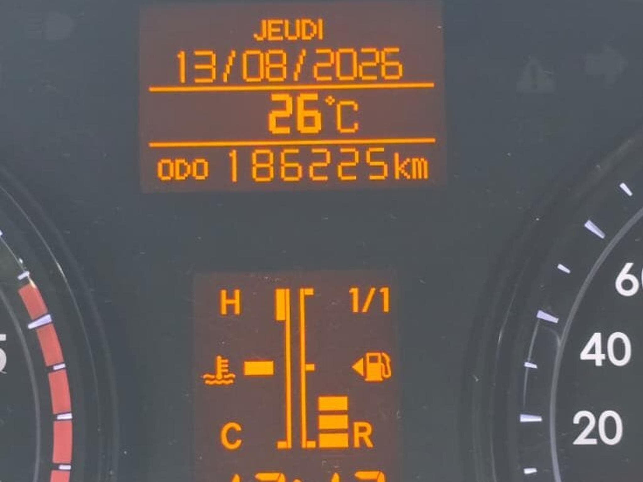 Toyota Avensis (2013) - Photo 1