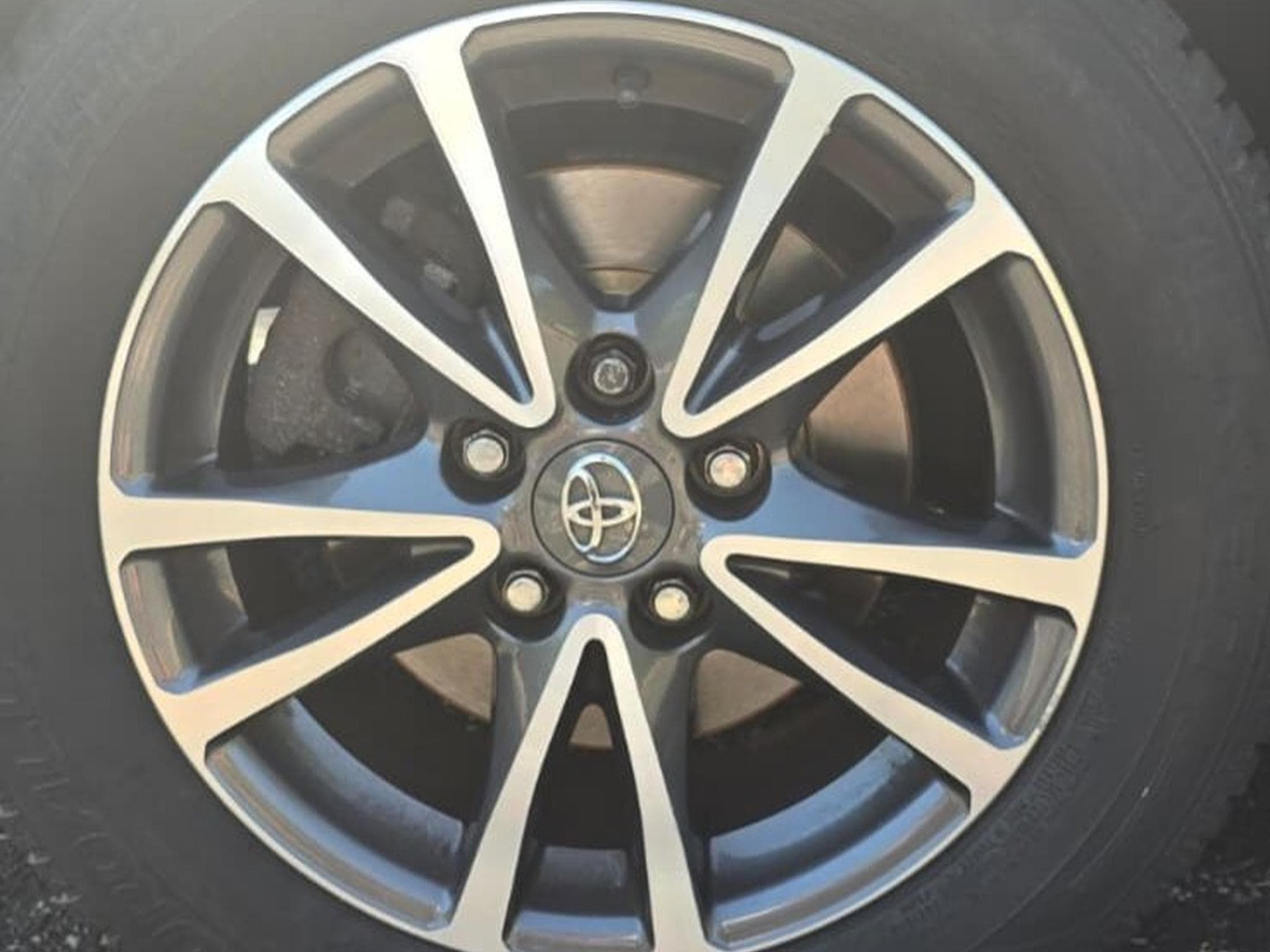 Toyota Avensis (2013) - Photo 8