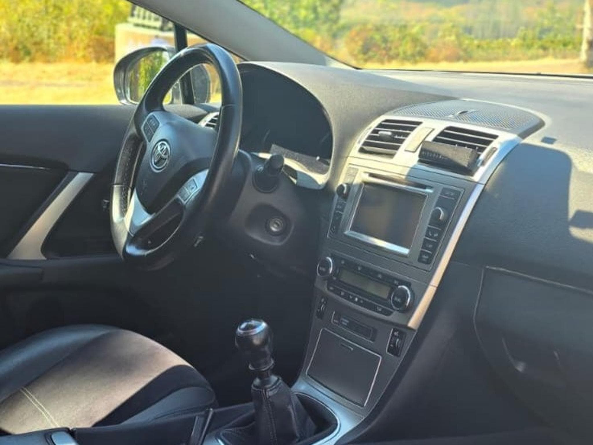 Toyota Avensis (2013) - Photo 9