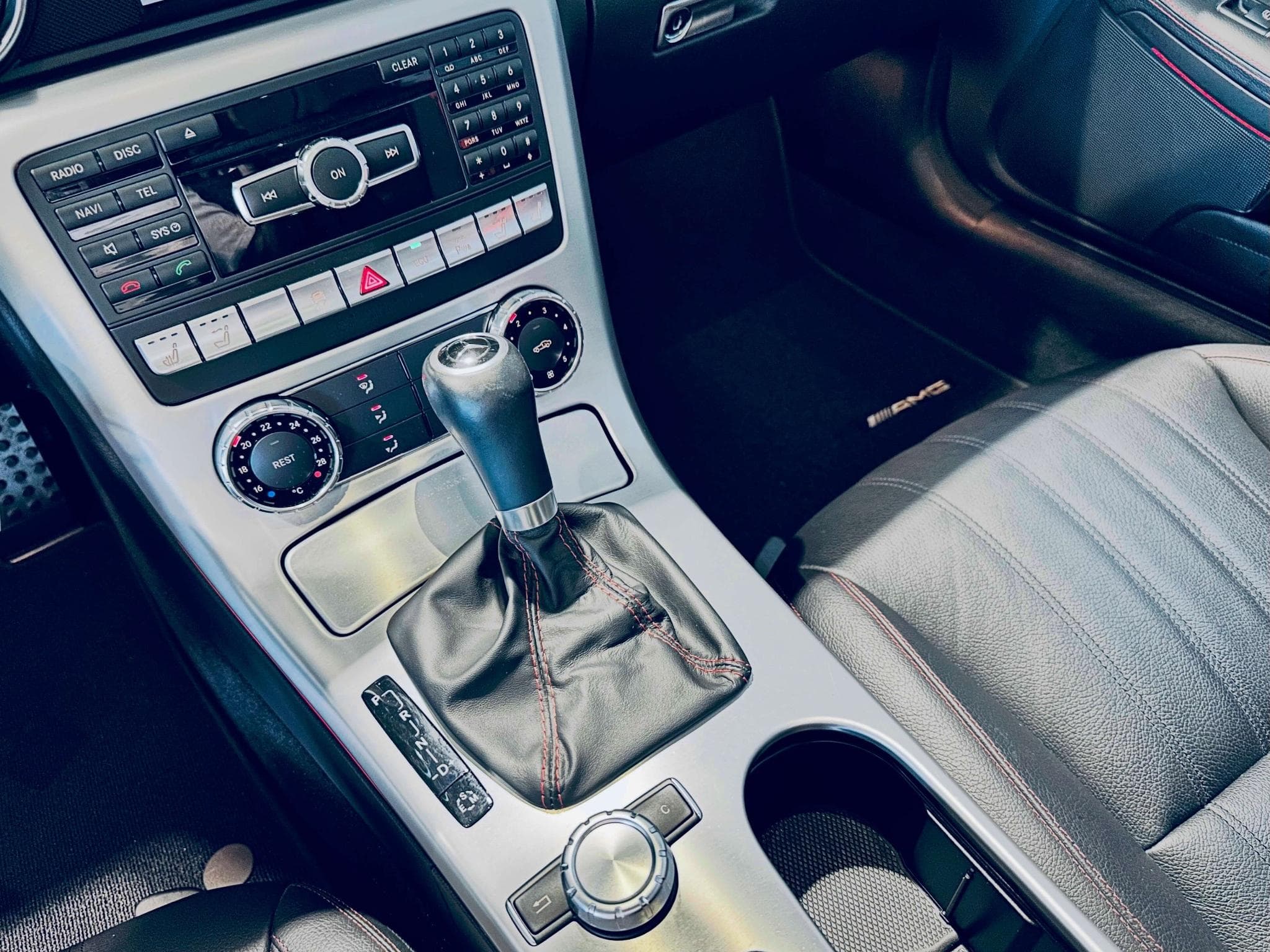Mercedes SLK 350 SLK350 CGI ROADSTER 7G-TRONIC (2012) - Photo 10