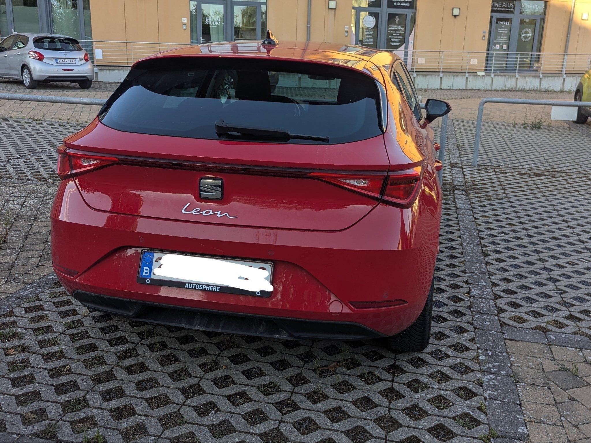 Seat Leon 5D Move! 1.5 eTSI 150ch (110kW) DSG 7v M (2023) - Photo 2