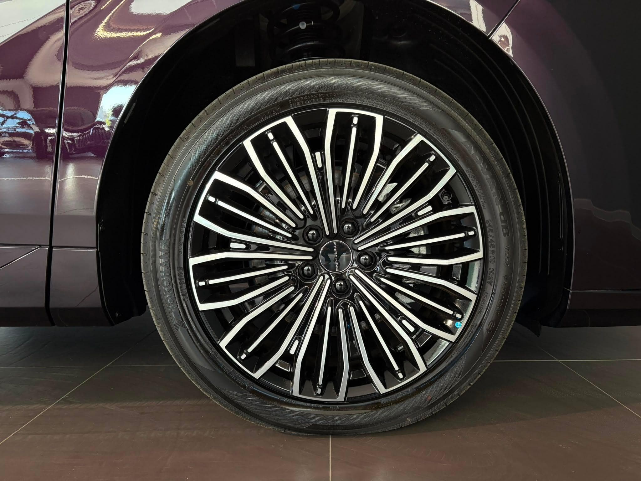 Forthing 9 1.5 TURBO HYBRIDE FULL OPTIONS (2026) - Foto 30