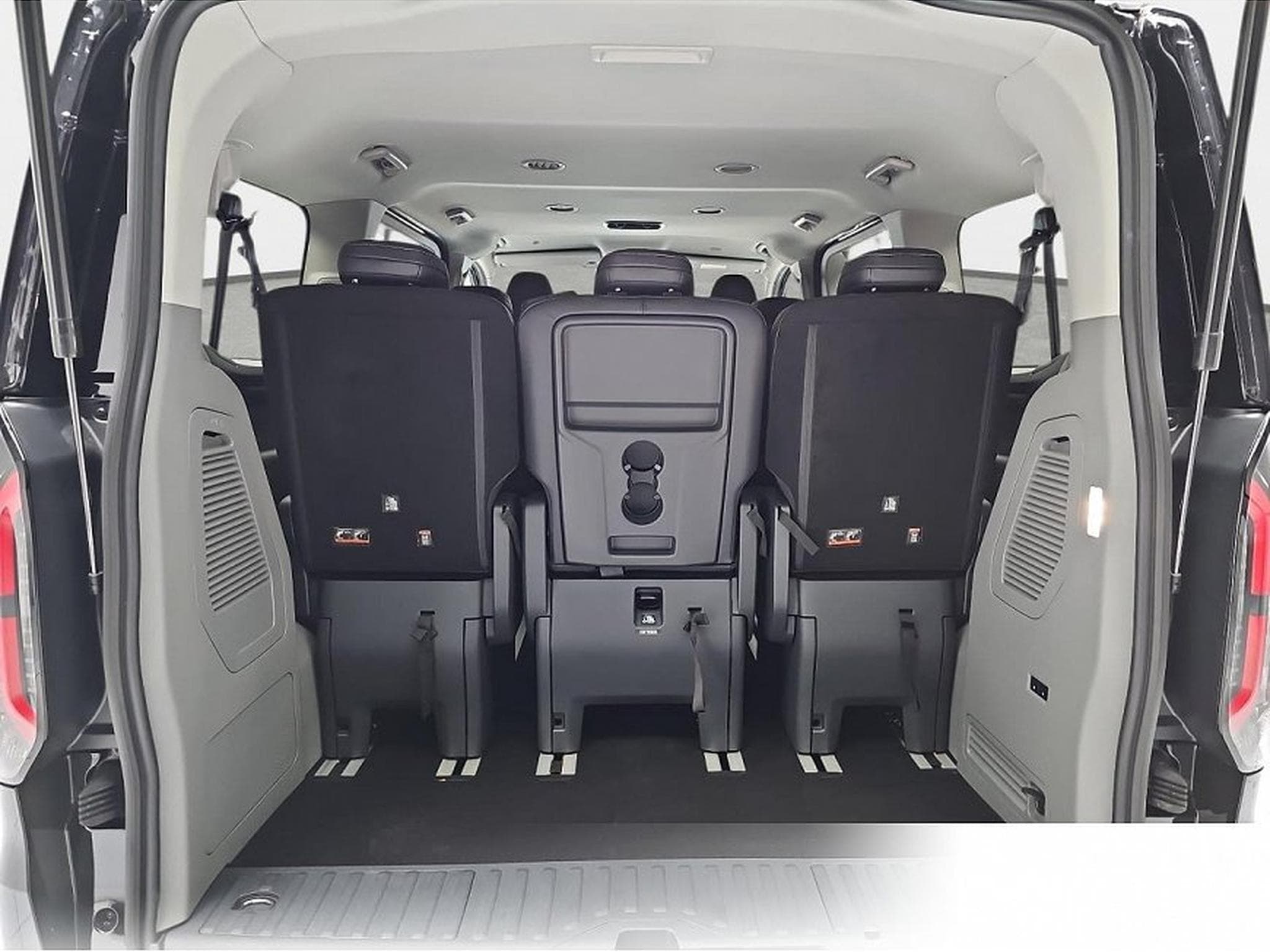 Ford Tourneo (2026) - Foto 13