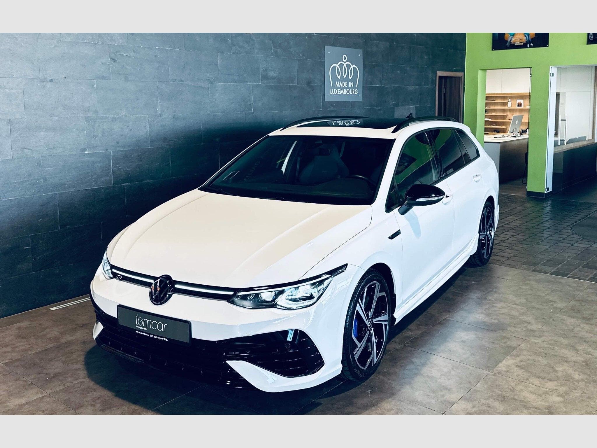 VW Golf GOLF VIII R VARIANT TSI 4MOTION DSG (2023) - Photo 3