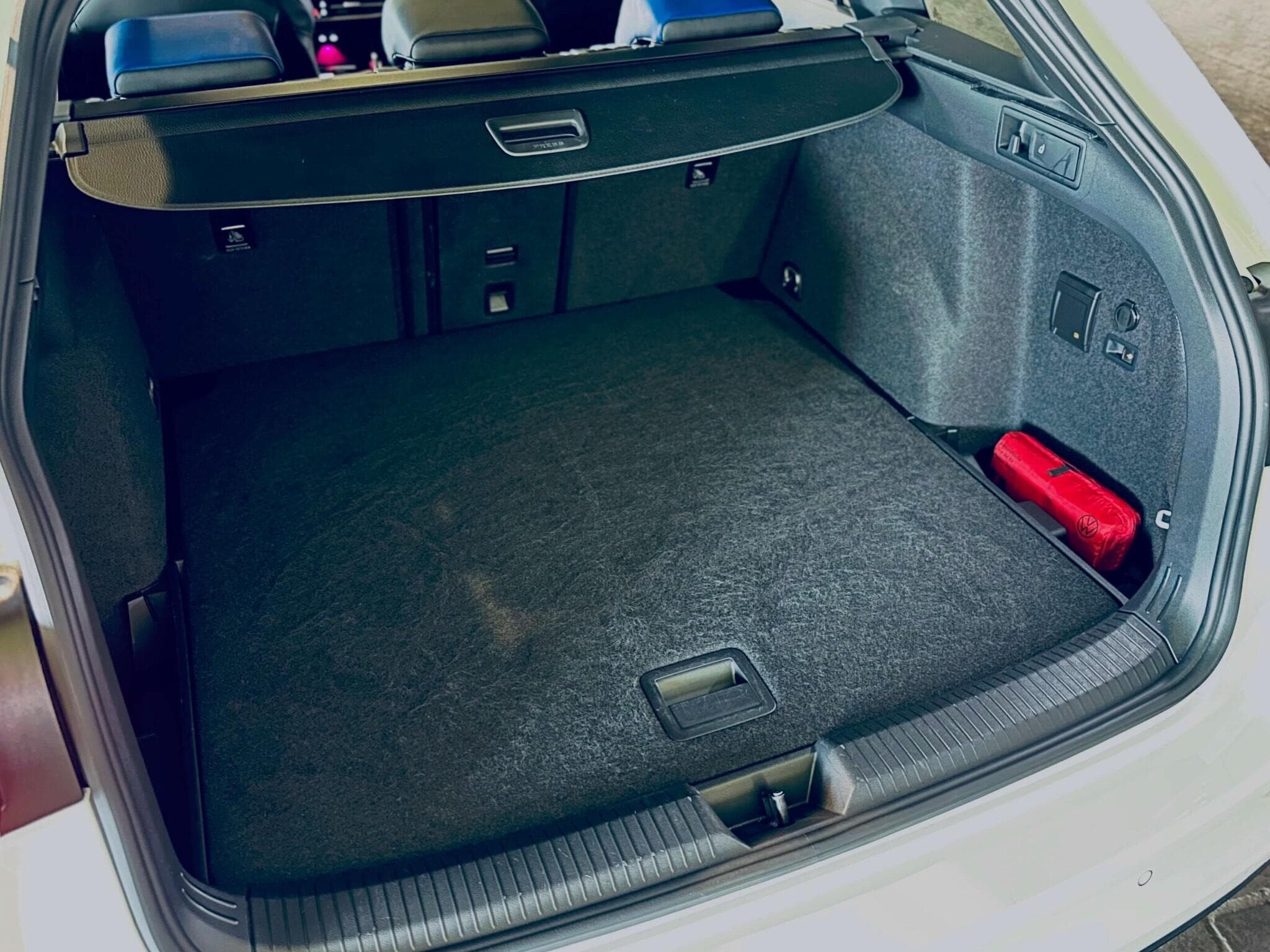 VW Golf GOLF VIII R VARIANT TSI 4MOTION DSG (2023) - Photo 14