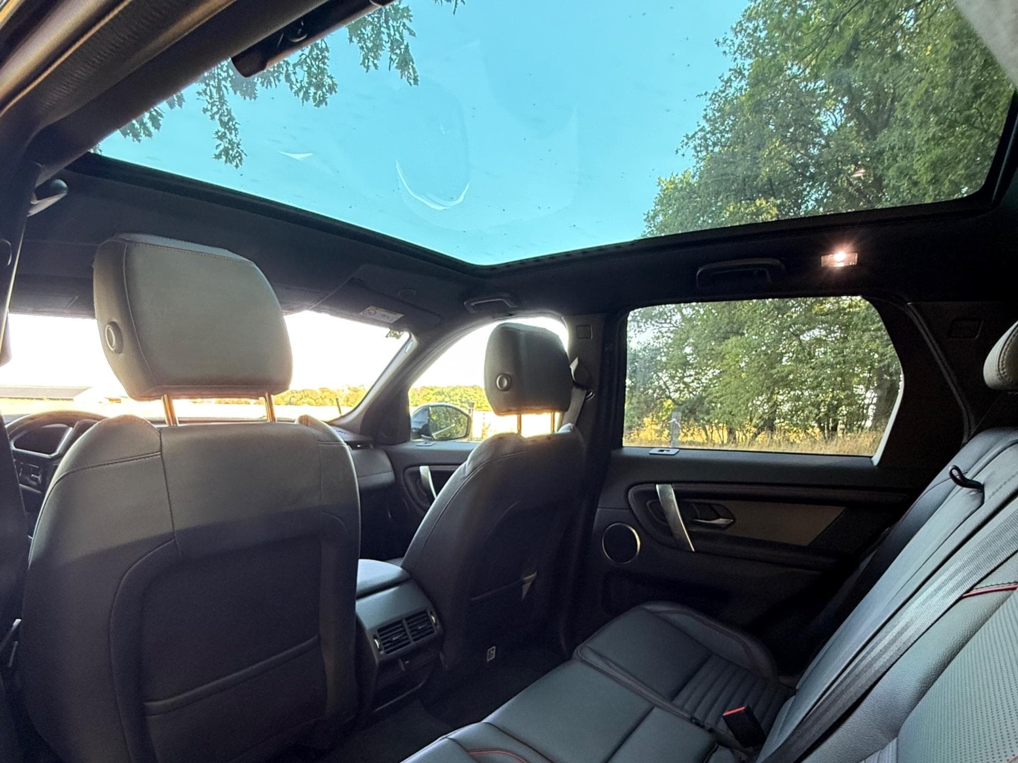 Land-Rover Discovery Sport P300e R-Dynamic S (2021) - Foto 9