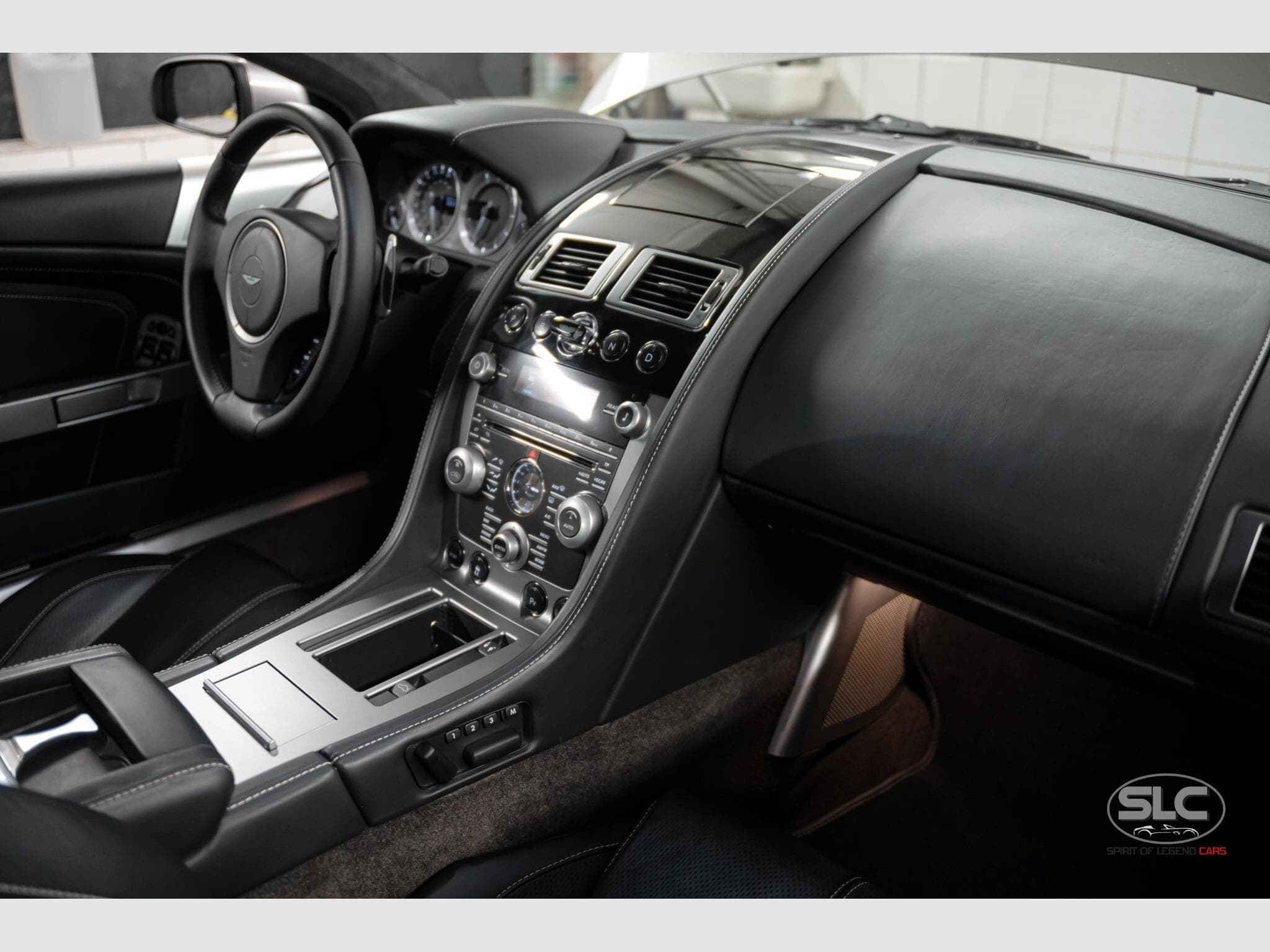 Aston-Martin DB9 DB9 V12 Touchtronic Sports Pack EU Version (2010) - Photo 12