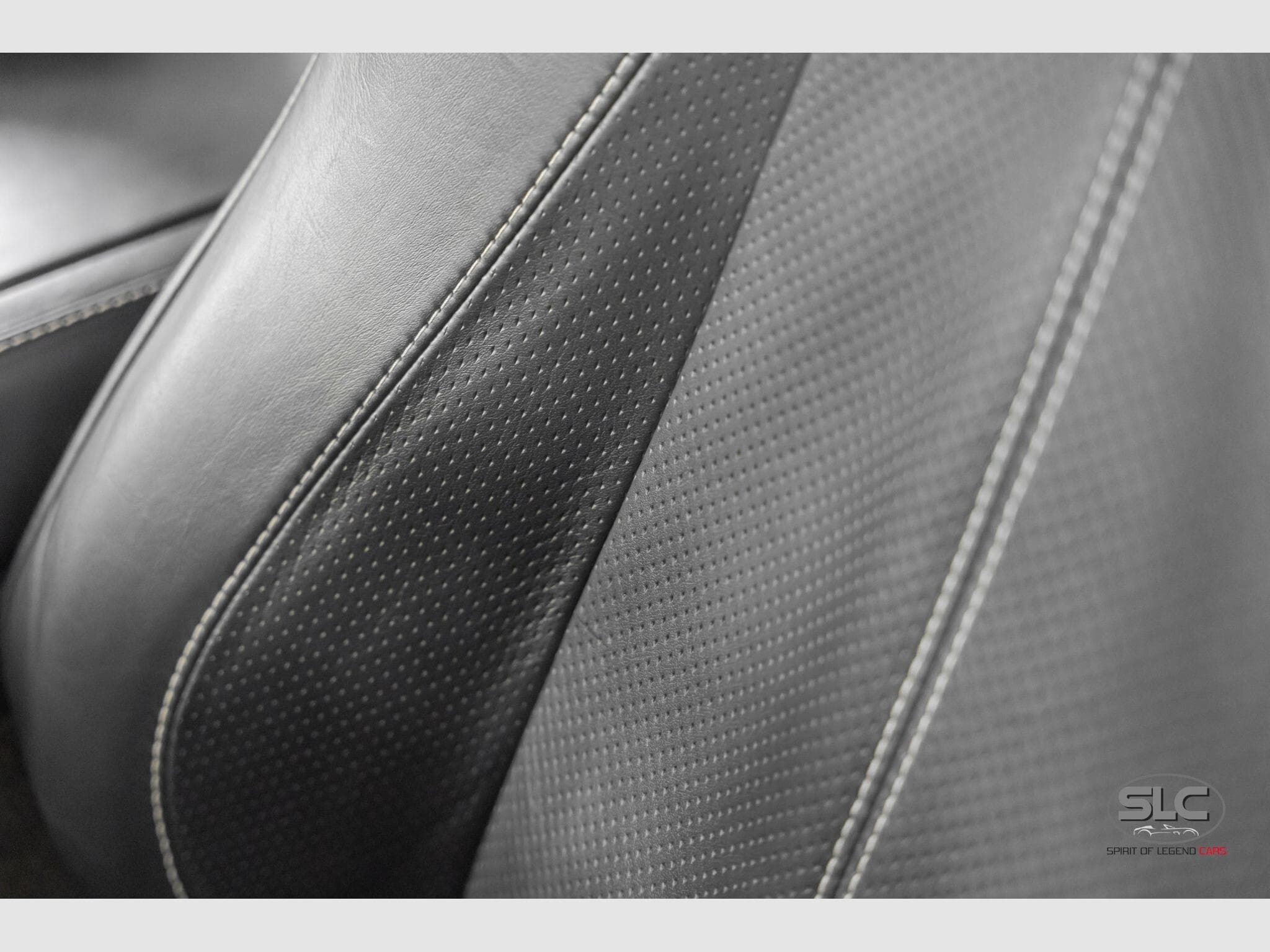Aston-Martin DB9 DB9 V12 Touchtronic Sports Pack EU Version (2010) - Photo 9