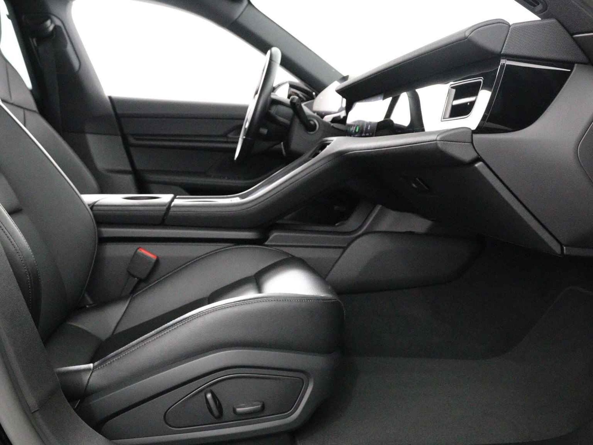 Porsche Taycan Cross Turismo 4 93 kWh (2022) - Photo 2