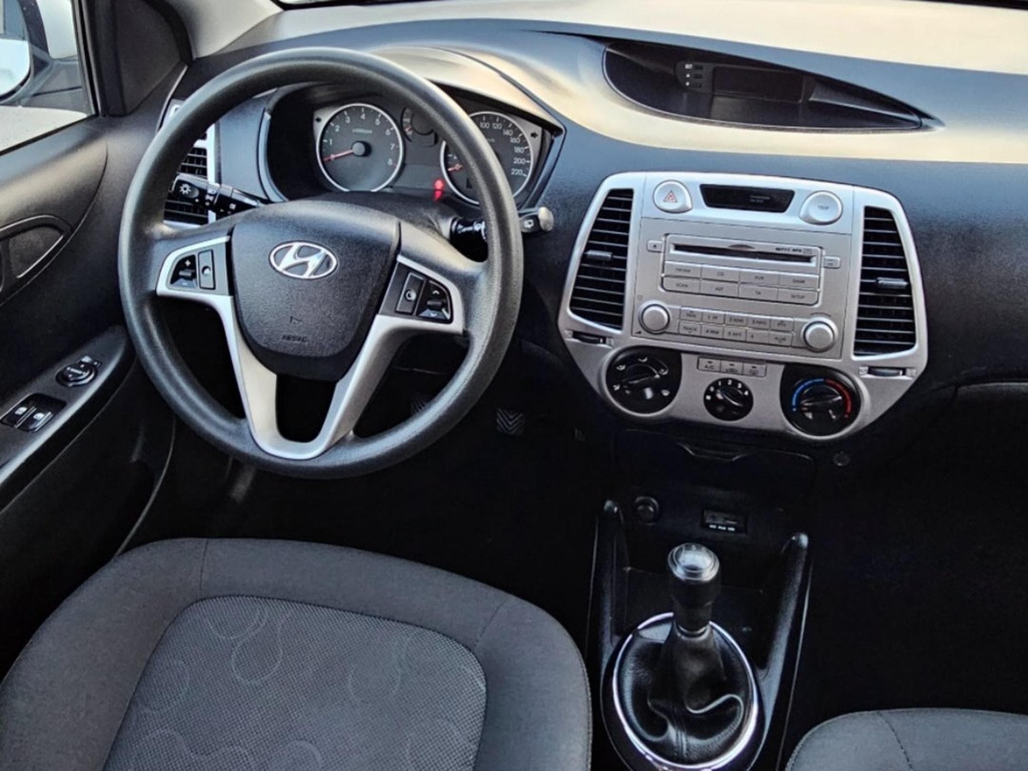 Hyundai i20 (2011) - Photo 3