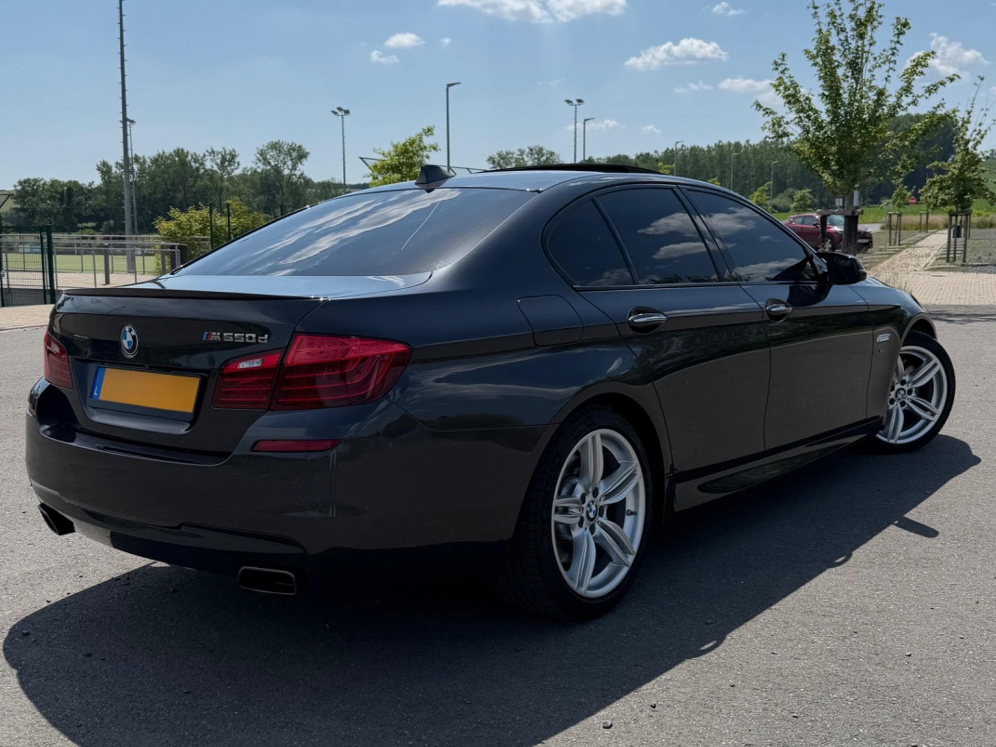 BMW 550 Sport M (2015) - Foto 2