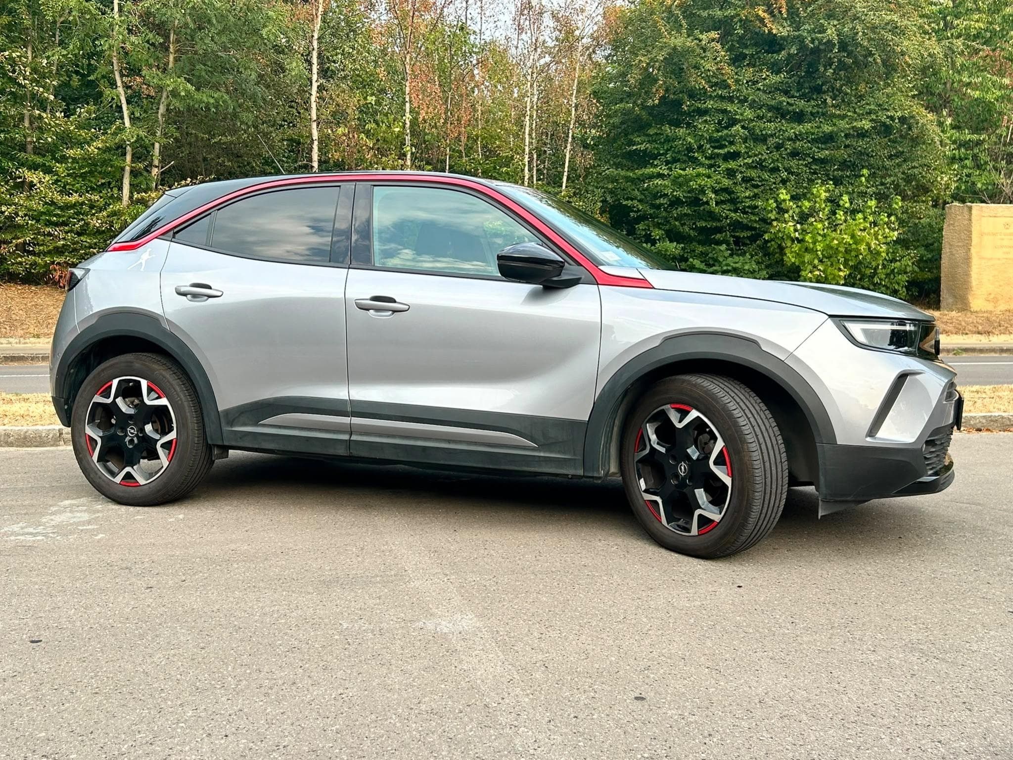 Opel Mokka GS Red Stripe (2022) - Photo 9