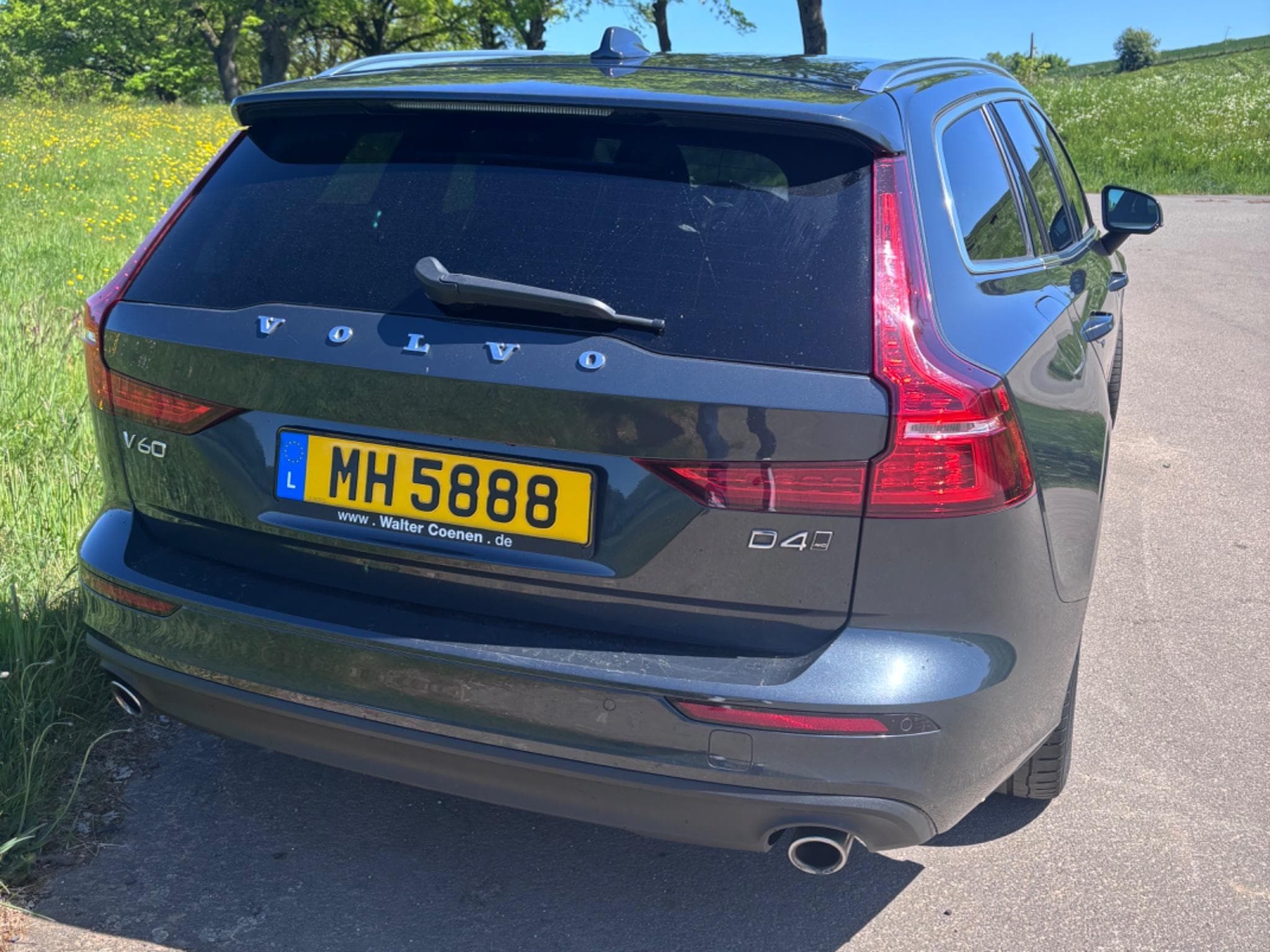 Volvo V60 V60 D4 AWD Geartronic Momentum Pro (2019) - Photo 4