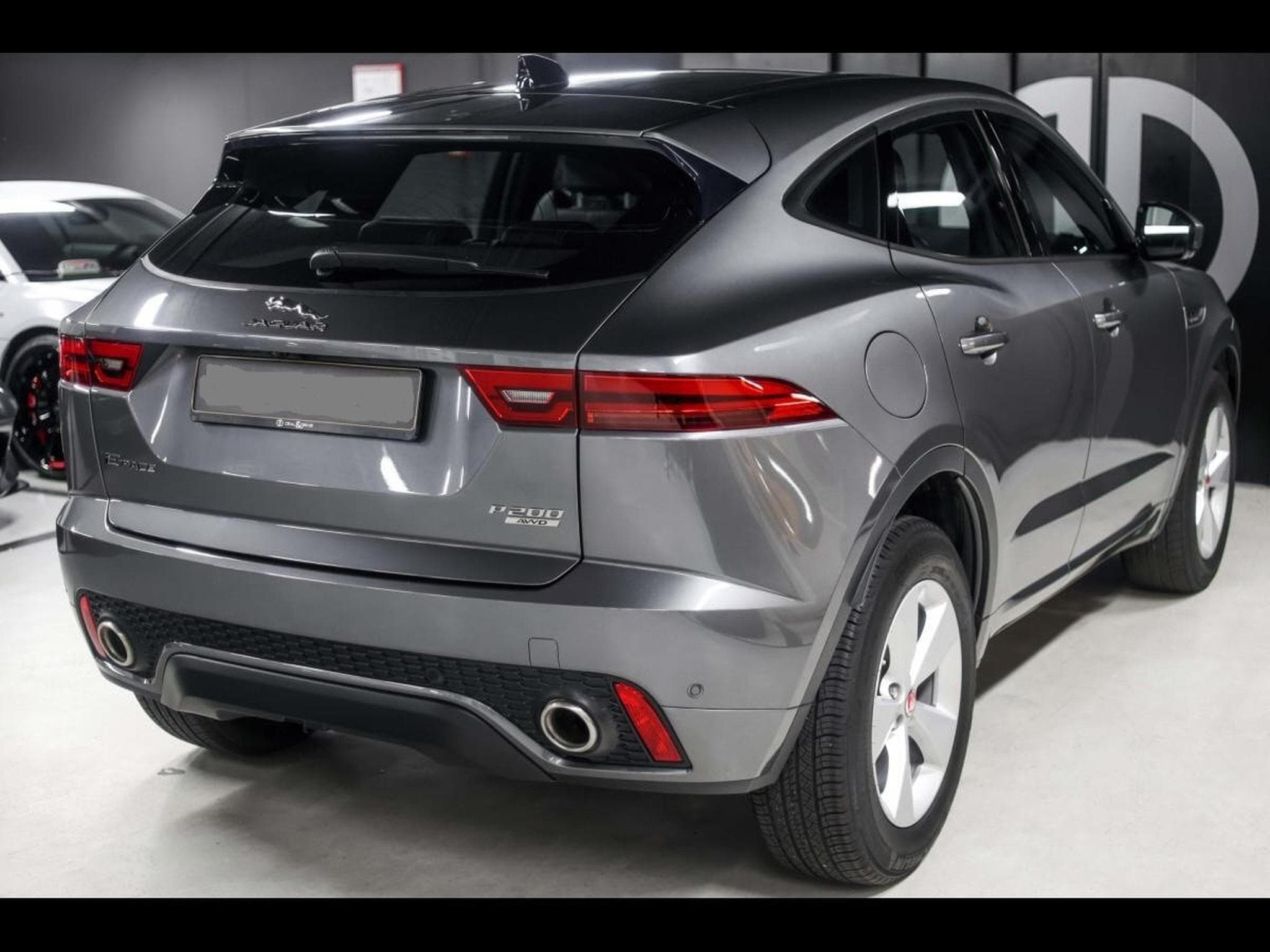 Jaguar E-Pace S - Line / R - Dynamic (2020) - Foto 2