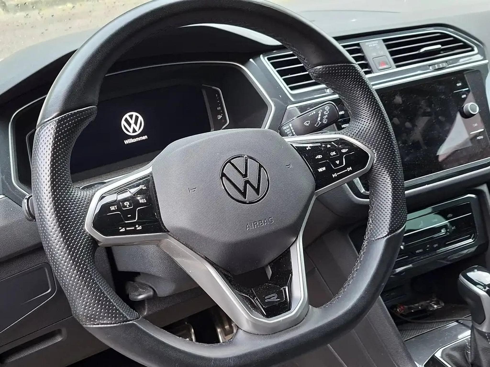 VW Tiguan R-Line (2022) - Foto 6