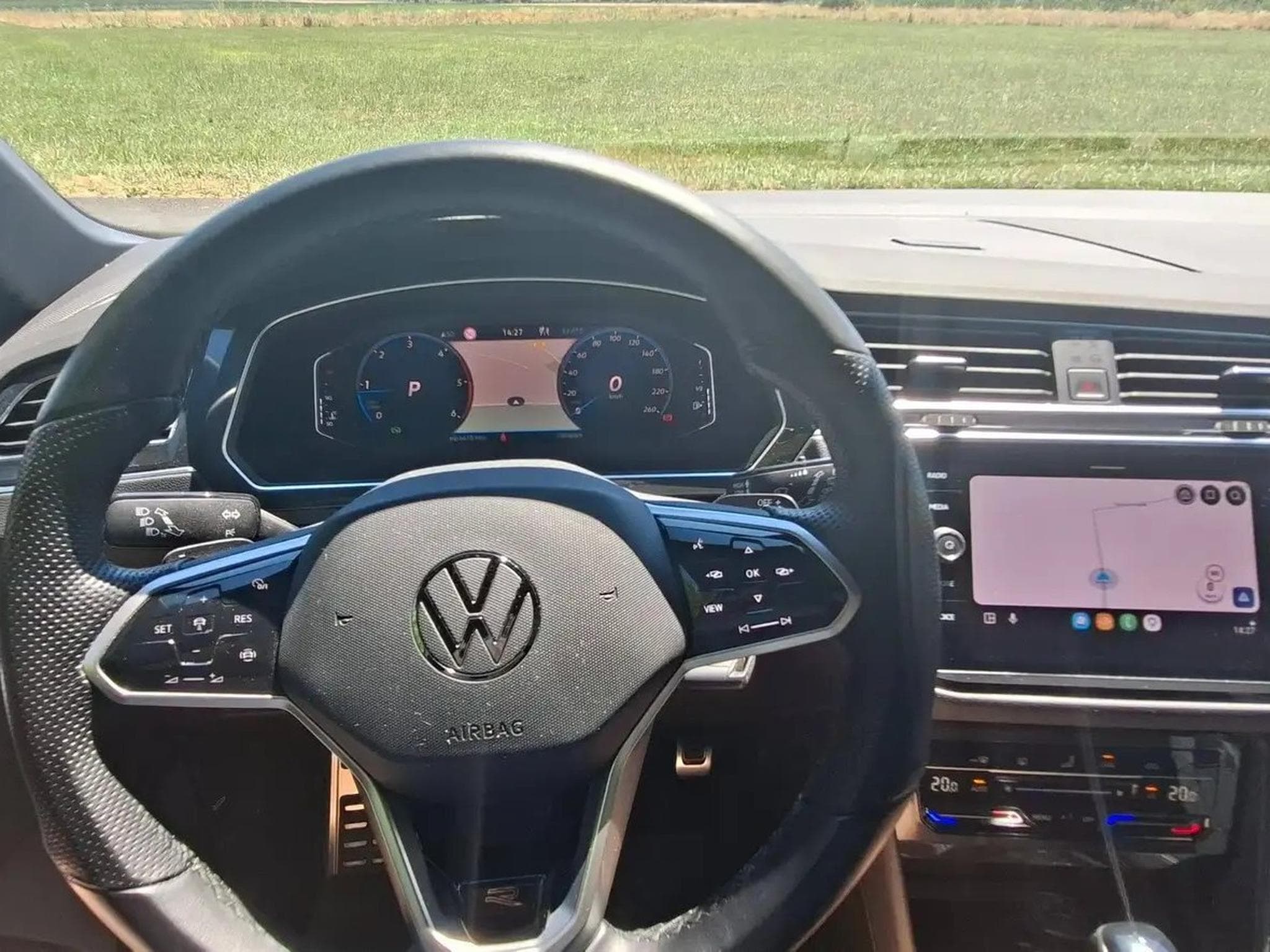 VW Tiguan R-Line (2022) - Foto 9
