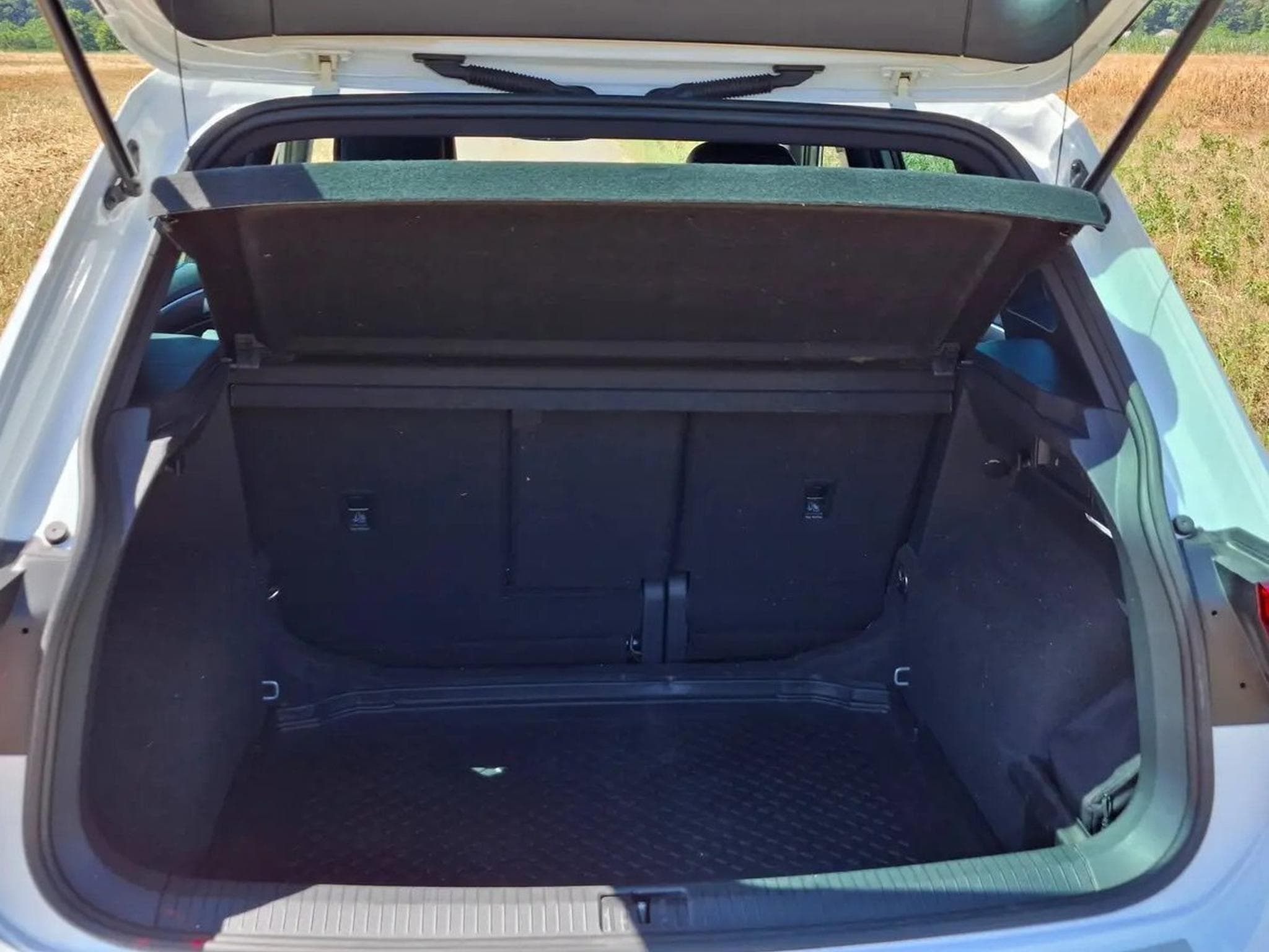 VW Tiguan R-Line (2022) - Foto 10