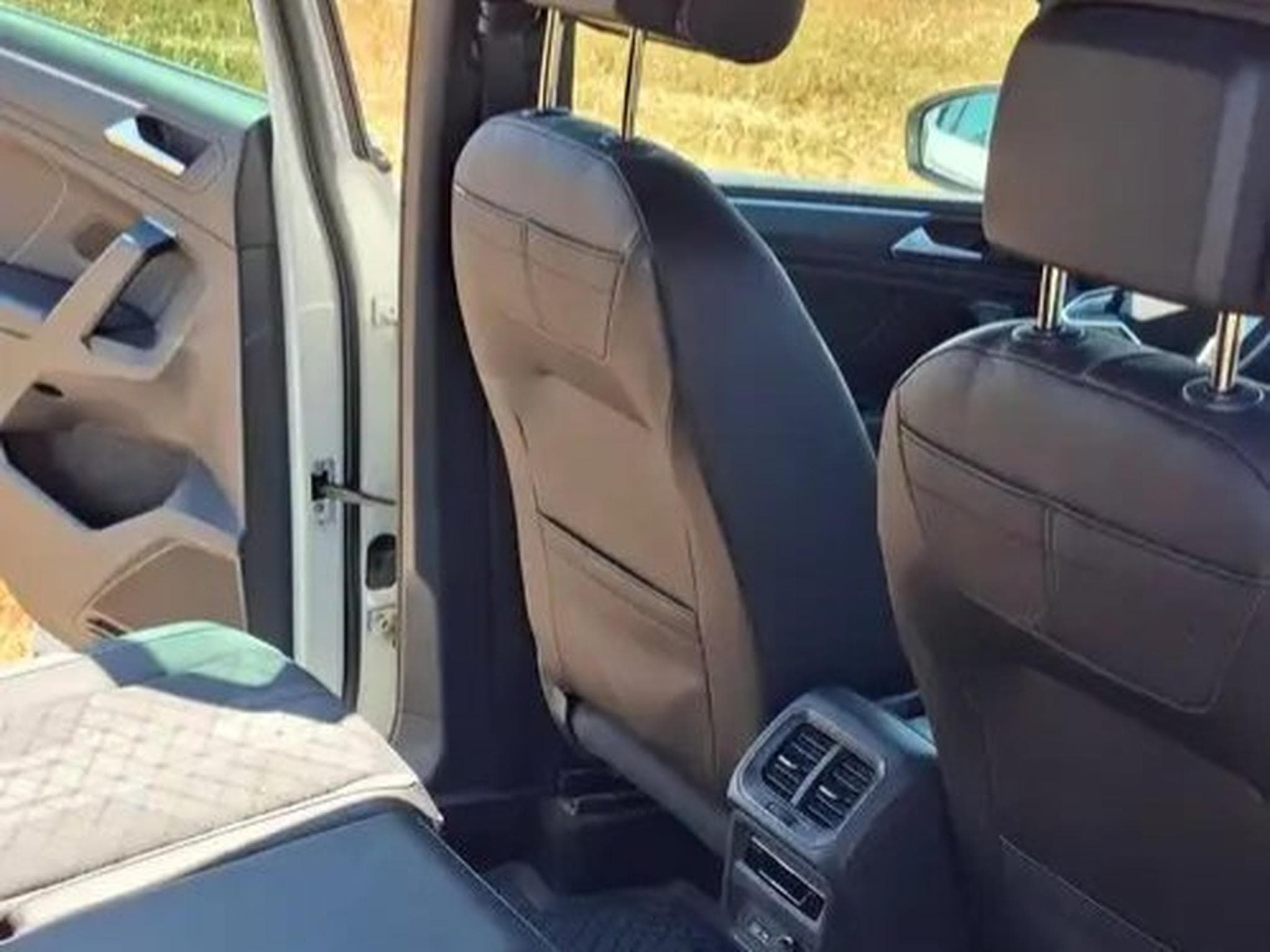 VW Tiguan R-Line (2022) - Foto 11